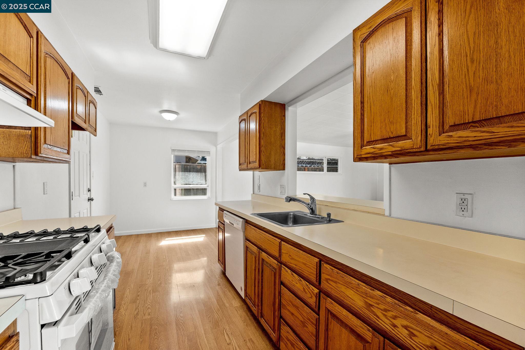 Detail Gallery Image 12 of 36 For 277 Gloria Dr, Pleasant Hill,  CA 94523 - 3 Beds | 2 Baths