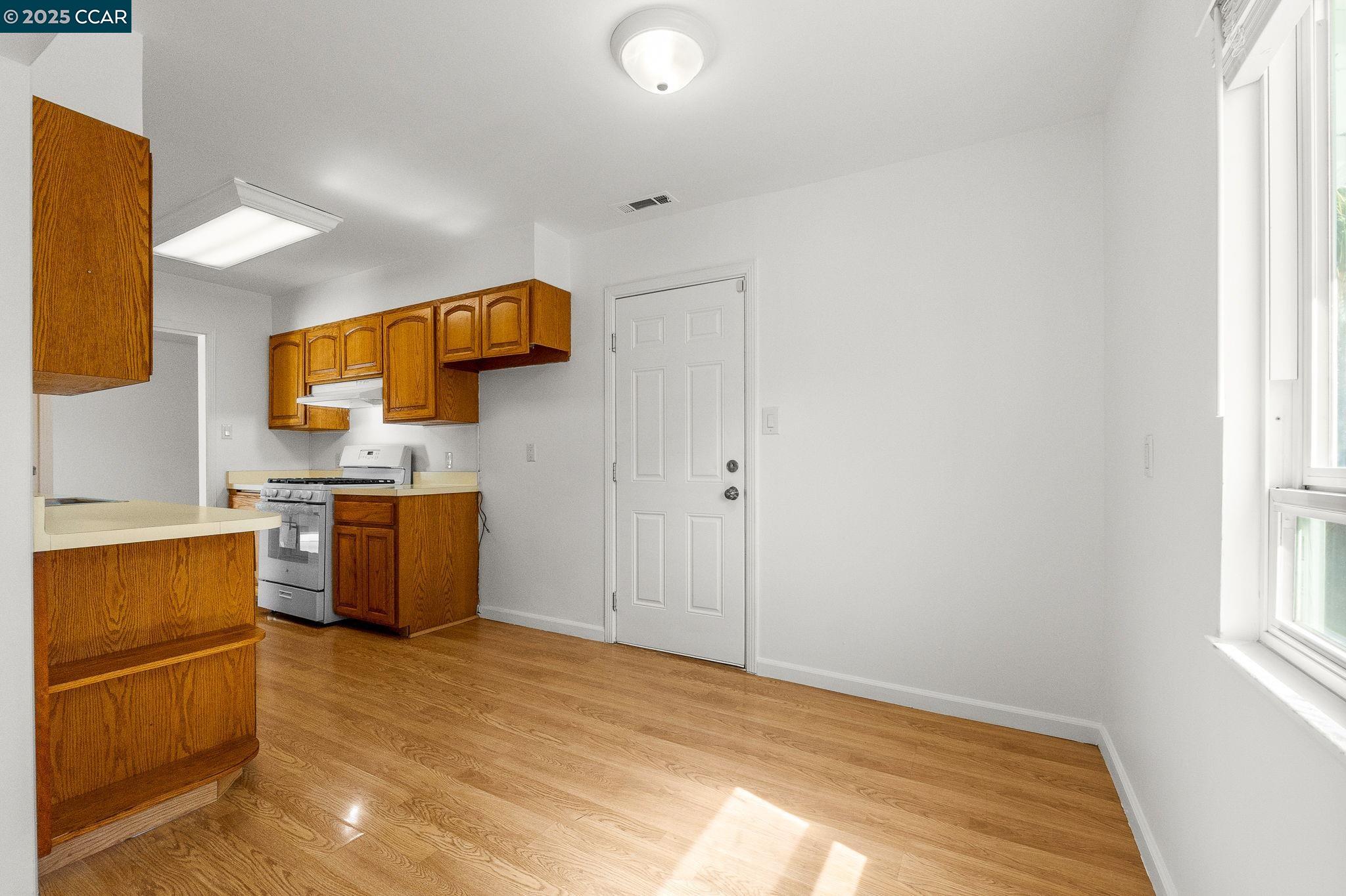 Detail Gallery Image 14 of 36 For 277 Gloria Dr, Pleasant Hill,  CA 94523 - 3 Beds | 2 Baths