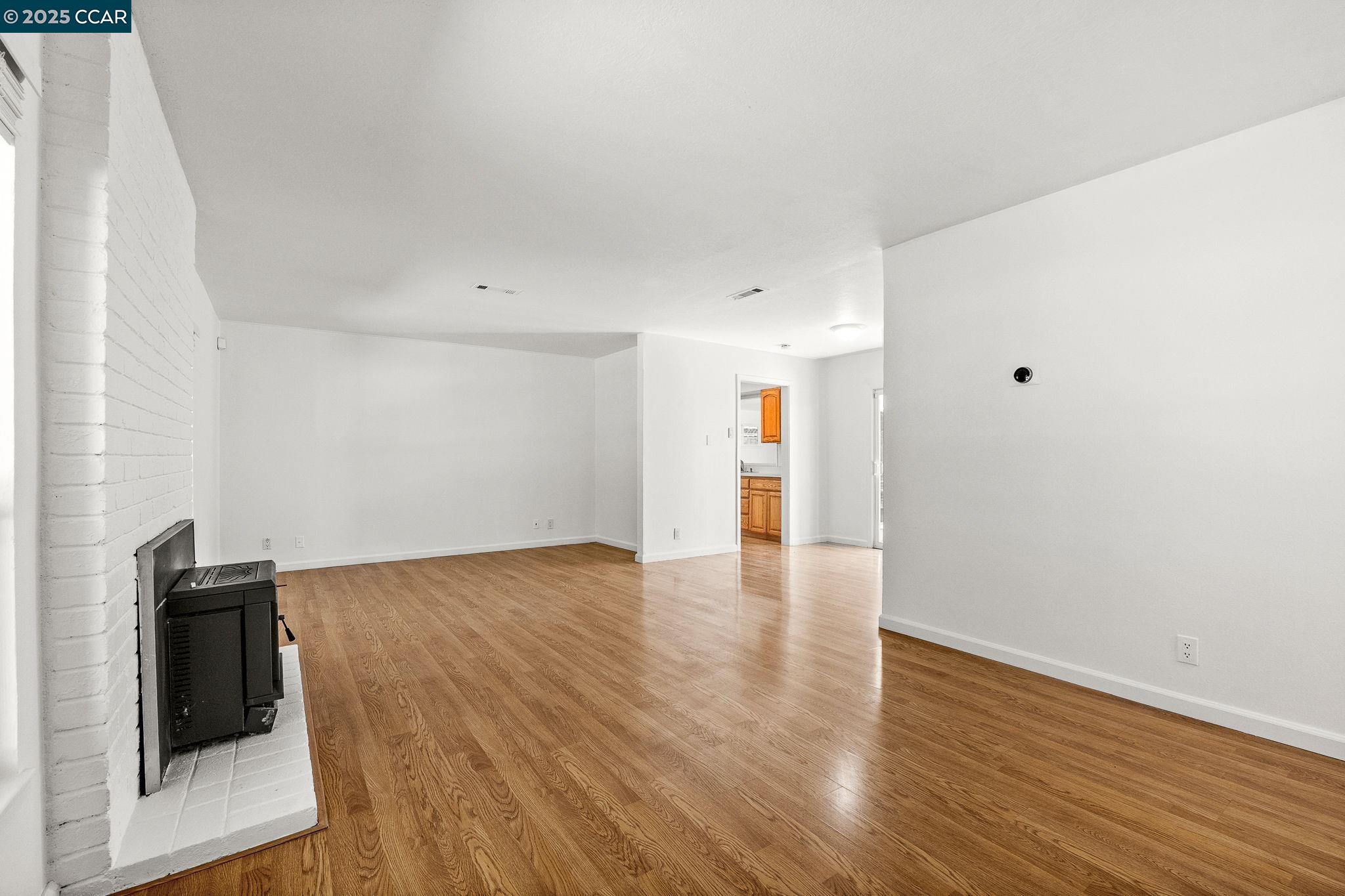 Detail Gallery Image 6 of 36 For 277 Gloria Dr, Pleasant Hill,  CA 94523 - 3 Beds | 2 Baths