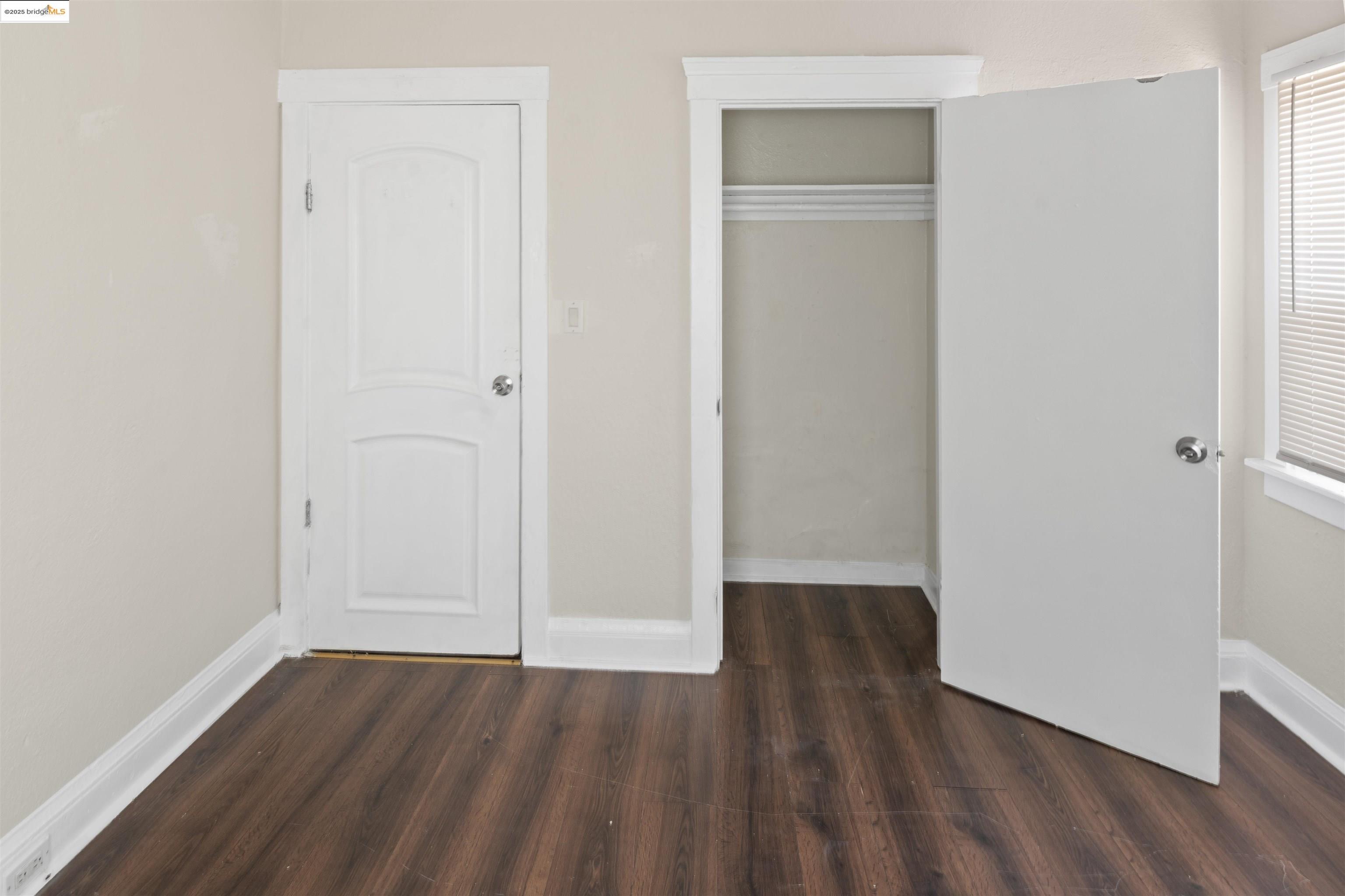 Detail Gallery Image 6 of 8 For 1285 77th Ave, Oakland,  CA 94621 - 4 Beds | 2 Baths
