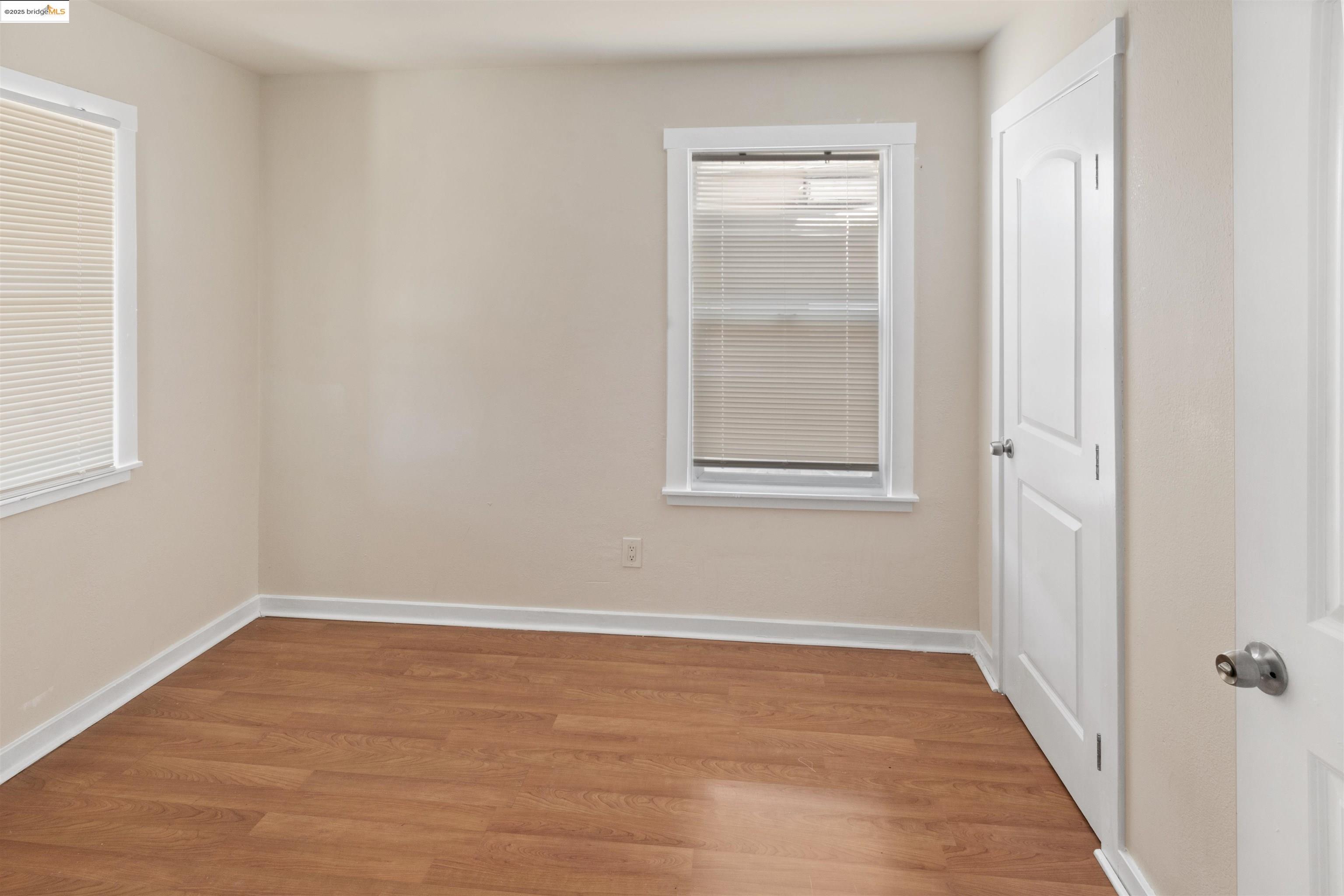 Detail Gallery Image 8 of 8 For 1285 77th Ave, Oakland,  CA 94621 - 4 Beds | 2 Baths