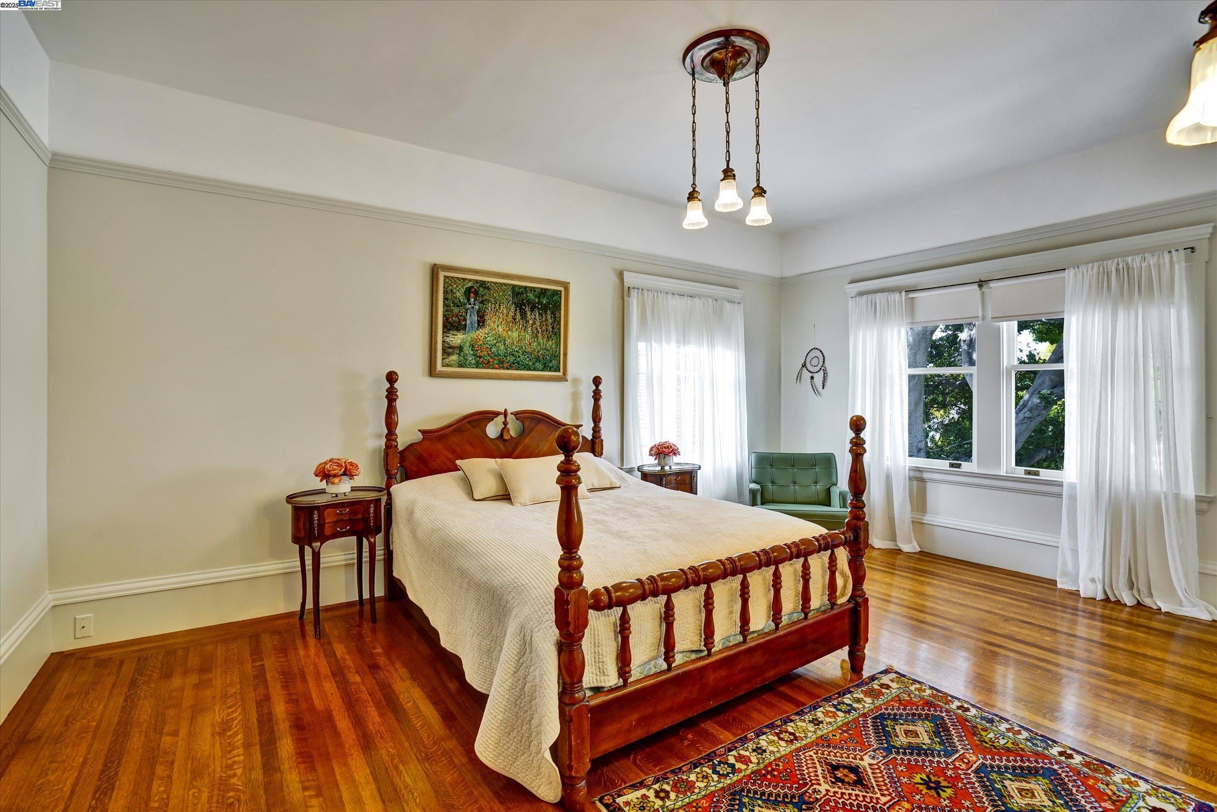 Detail Gallery Image 40 of 51 For 2056 Santa Clara Ave, Alameda,  CA 94501 - 5 Beds | 1/2 Baths