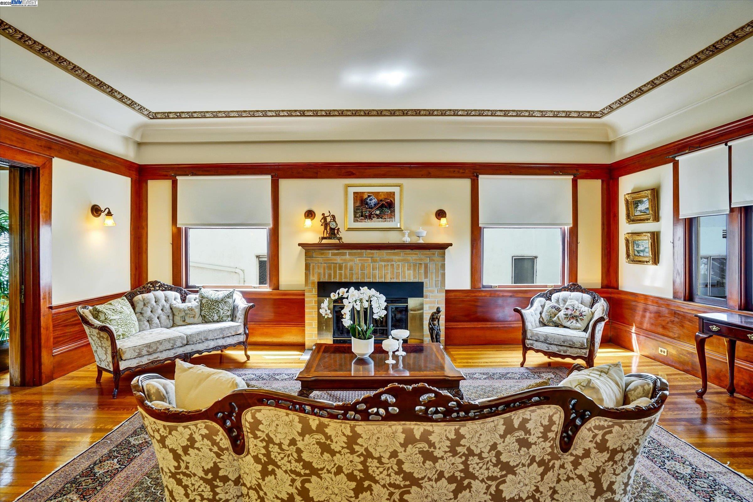 Detail Gallery Image 5 of 51 For 2056 Santa Clara Ave, Alameda,  CA 94501 - 5 Beds | 1/2 Baths