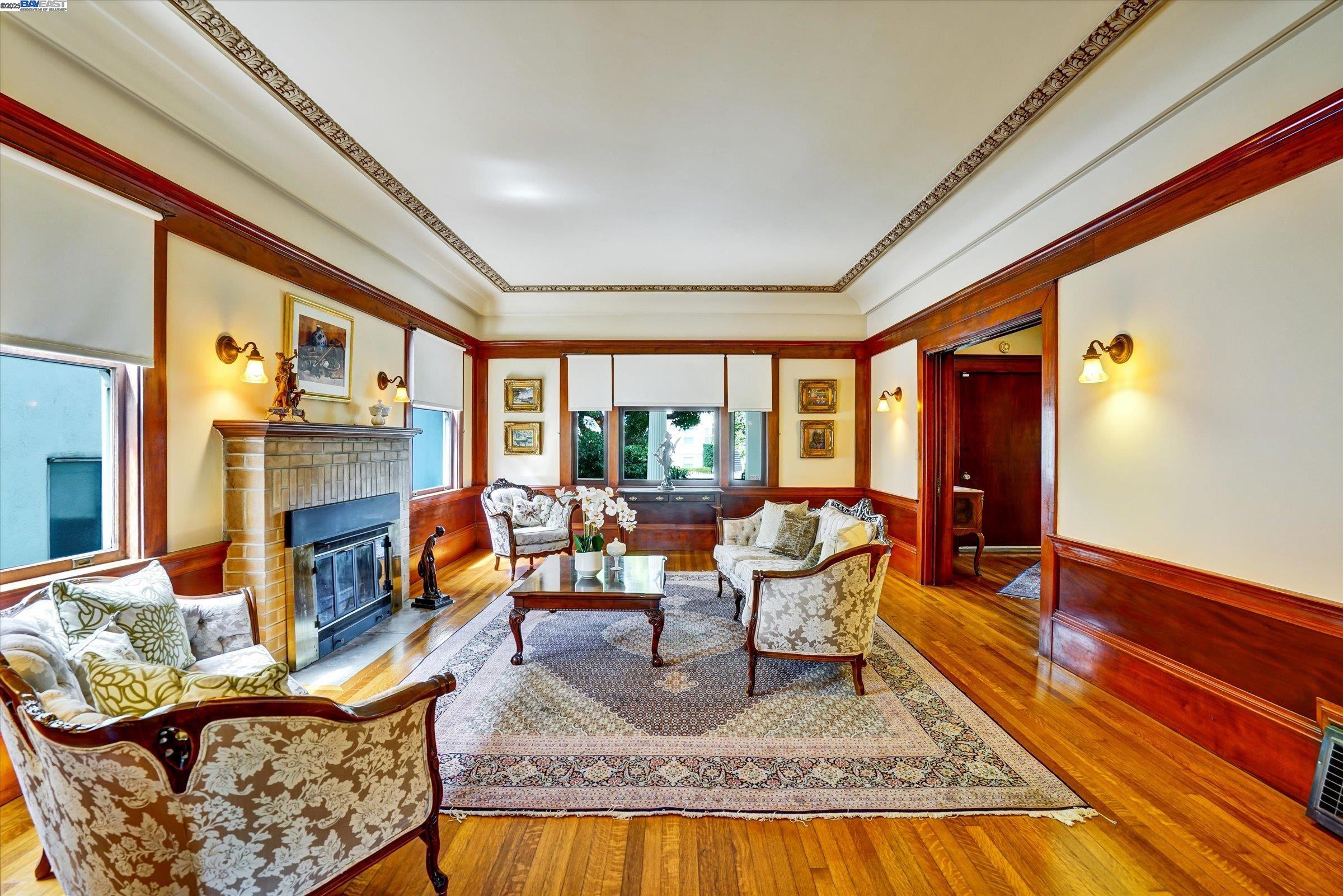 Detail Gallery Image 7 of 51 For 2056 Santa Clara Ave, Alameda,  CA 94501 - 5 Beds | 1/2 Baths