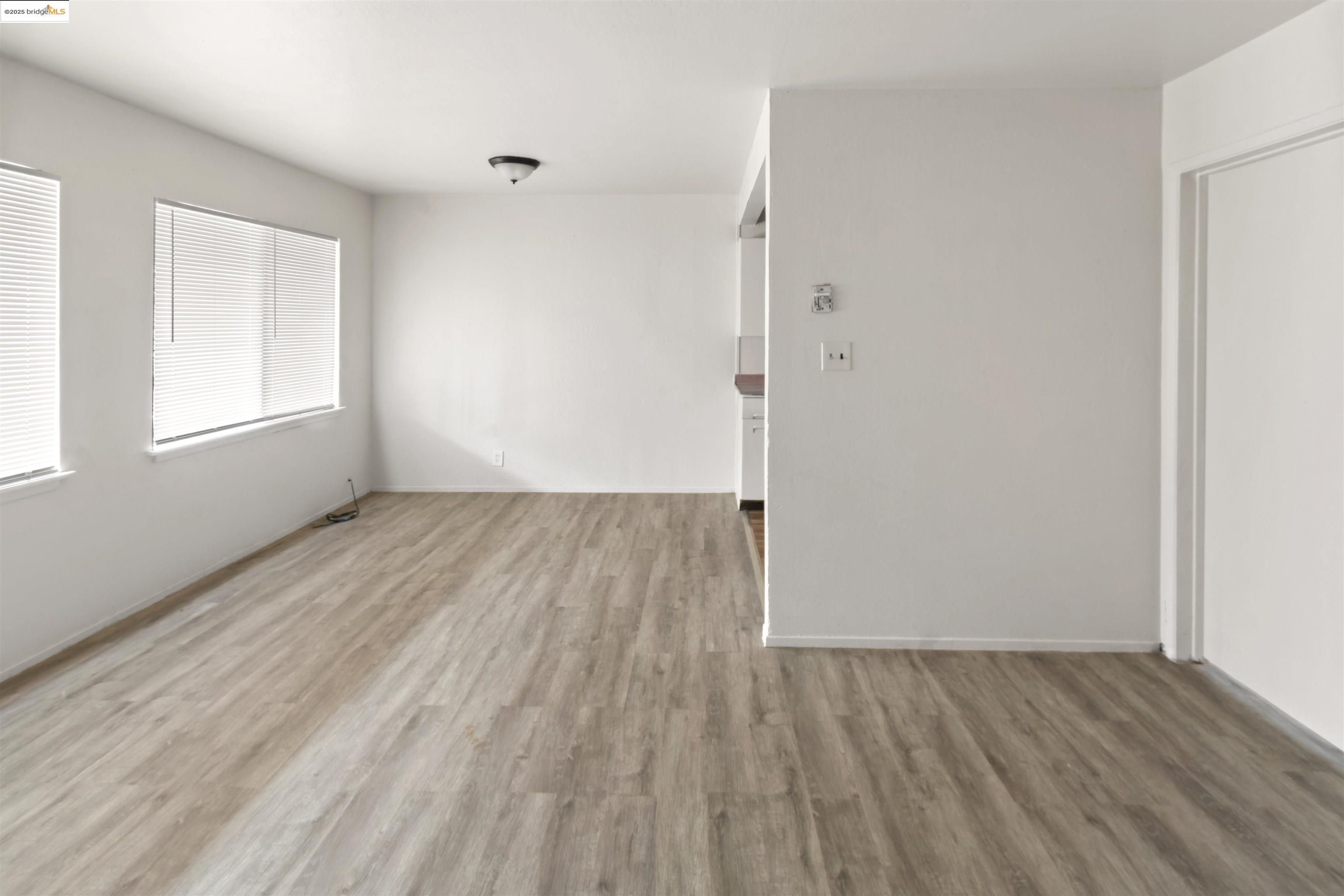 Detail Gallery Image 5 of 7 For 2811 Nicol Ave #8,  Oakland,  CA 94602 - 1 Beds | 1 Baths