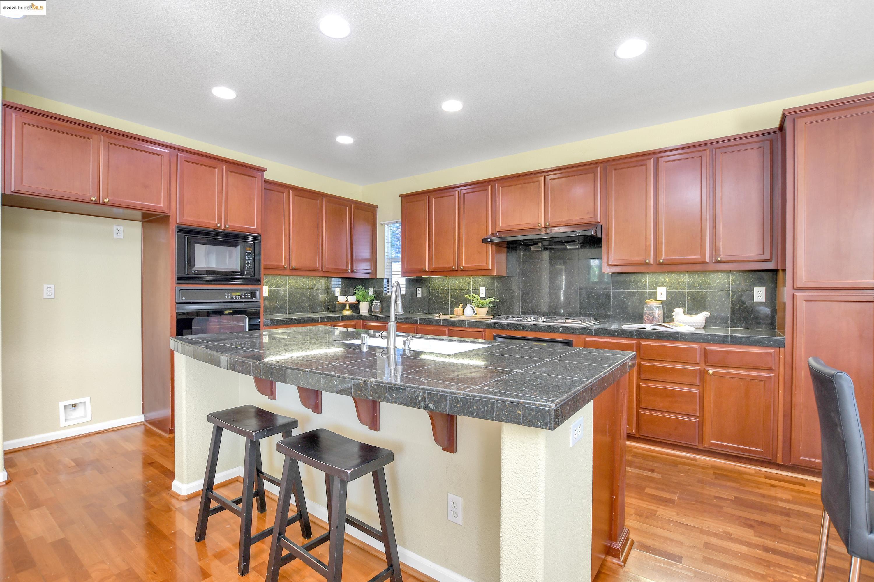 Detail Gallery Image 11 of 45 For 2657 Greystone Dr, Tracy,  CA 95377 - 5 Beds | 3/1 Baths