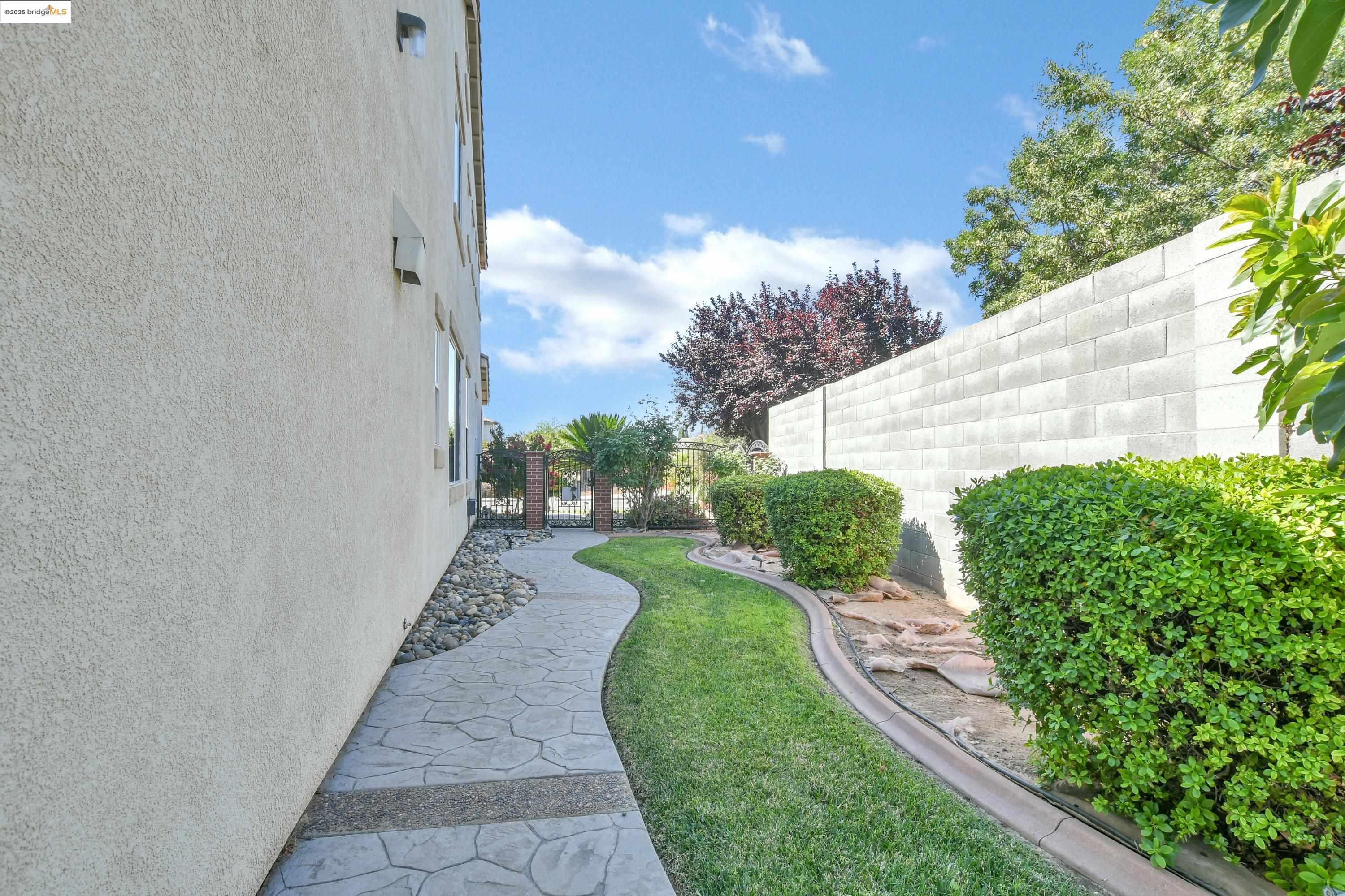 Detail Gallery Image 38 of 45 For 2657 Greystone Dr, Tracy,  CA 95377 - 5 Beds | 3/1 Baths