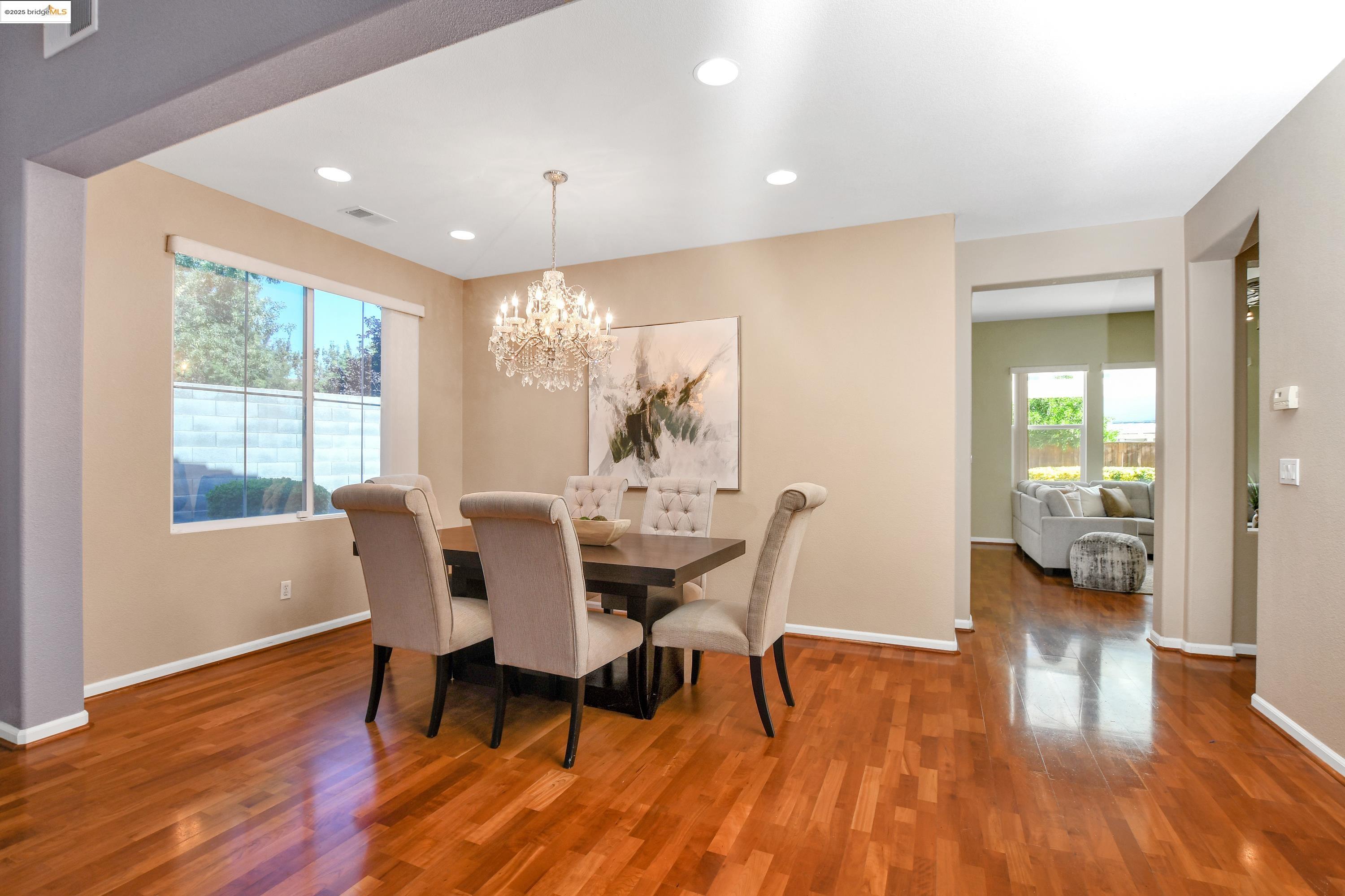 Detail Gallery Image 7 of 45 For 2657 Greystone Dr, Tracy,  CA 95377 - 5 Beds | 3/1 Baths