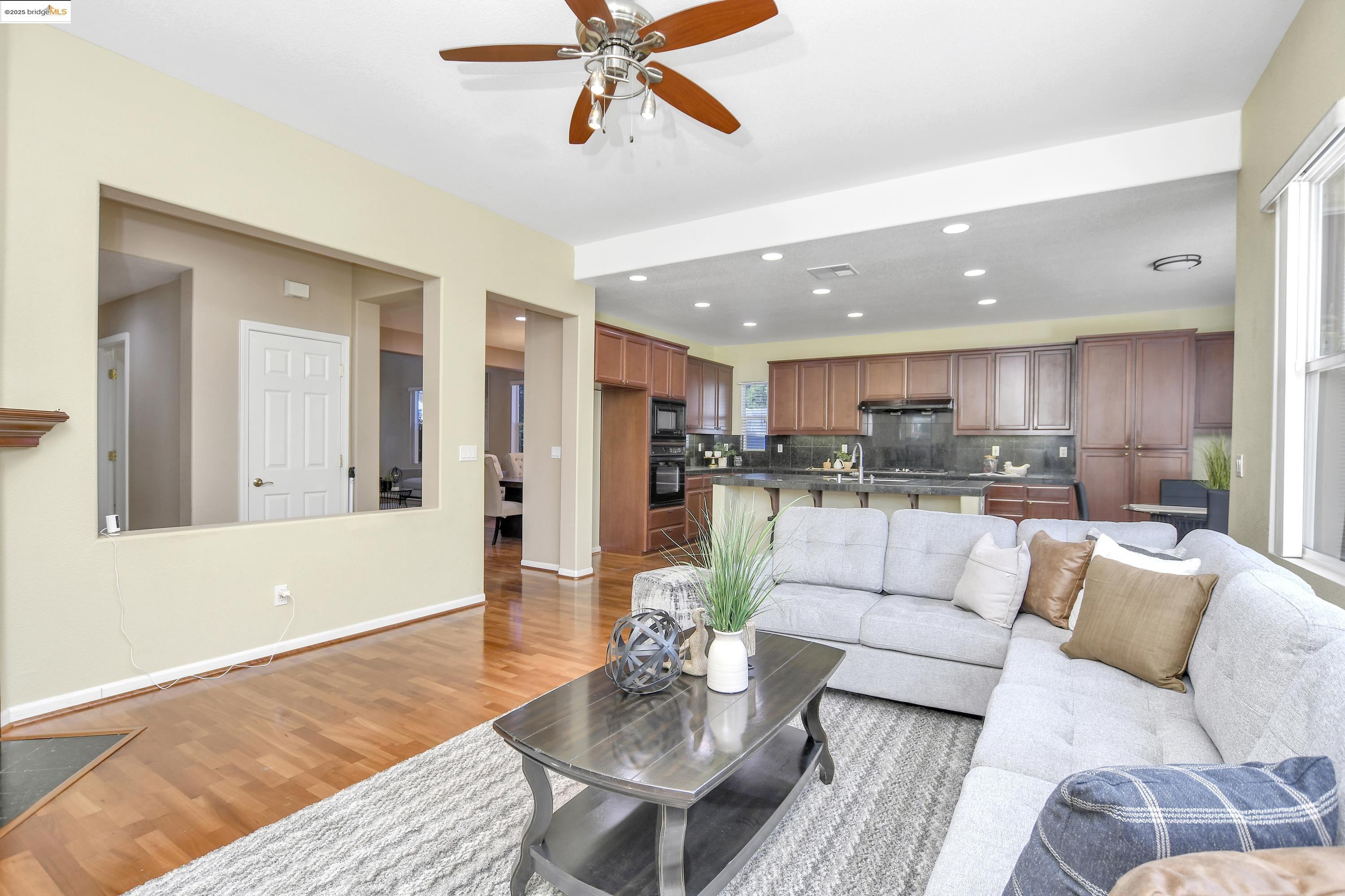 Detail Gallery Image 9 of 45 For 2657 Greystone Dr, Tracy,  CA 95377 - 5 Beds | 3/1 Baths