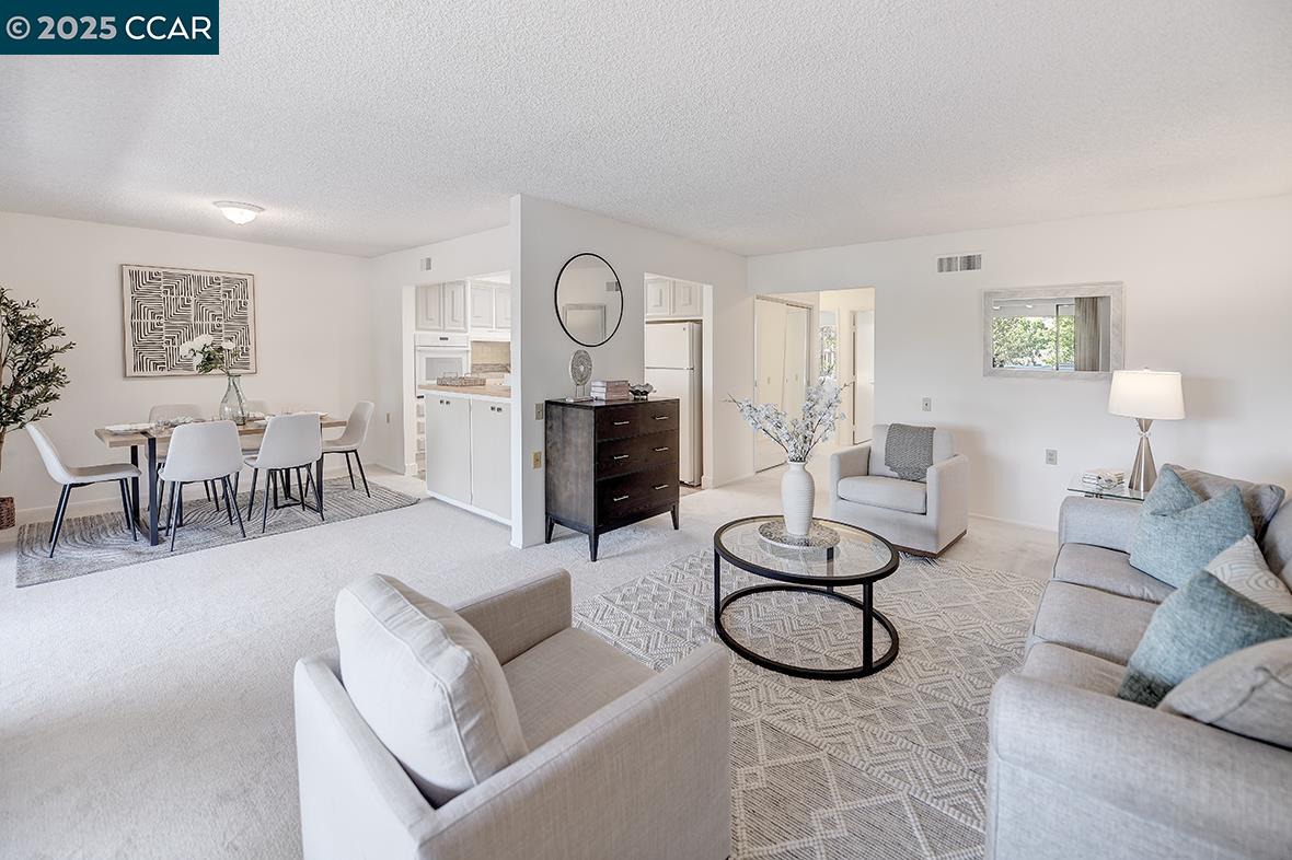 Photo #6: 41105573 Listing 