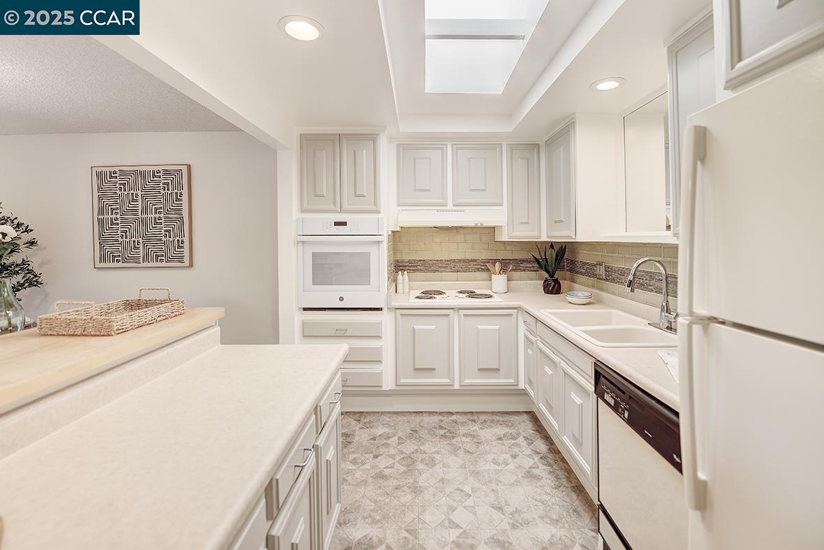 Photo #9: 41105573 Listing: Photo #9