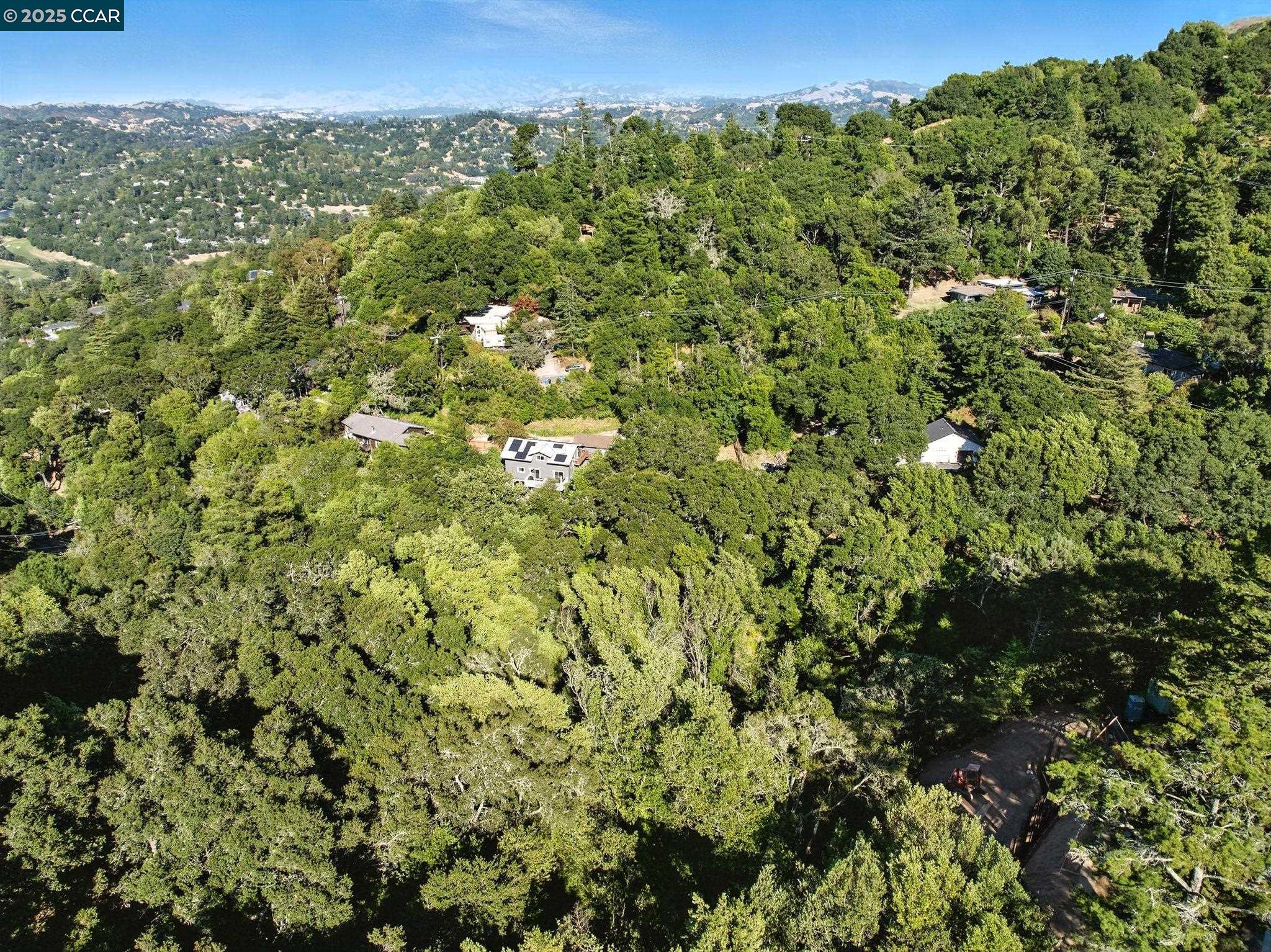 Detail Gallery Image 3 of 11 For Camino Del Monte, Orinda,  CA 94563 - – Beds | – Baths