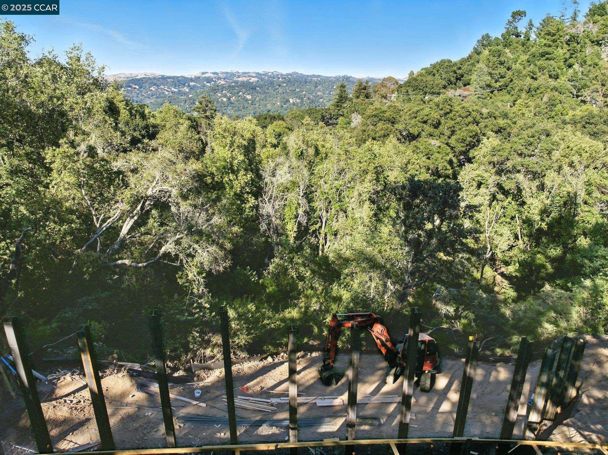 Detail Gallery Image 4 of 11 For Camino Del Monte, Orinda,  CA 94563 - – Beds | – Baths