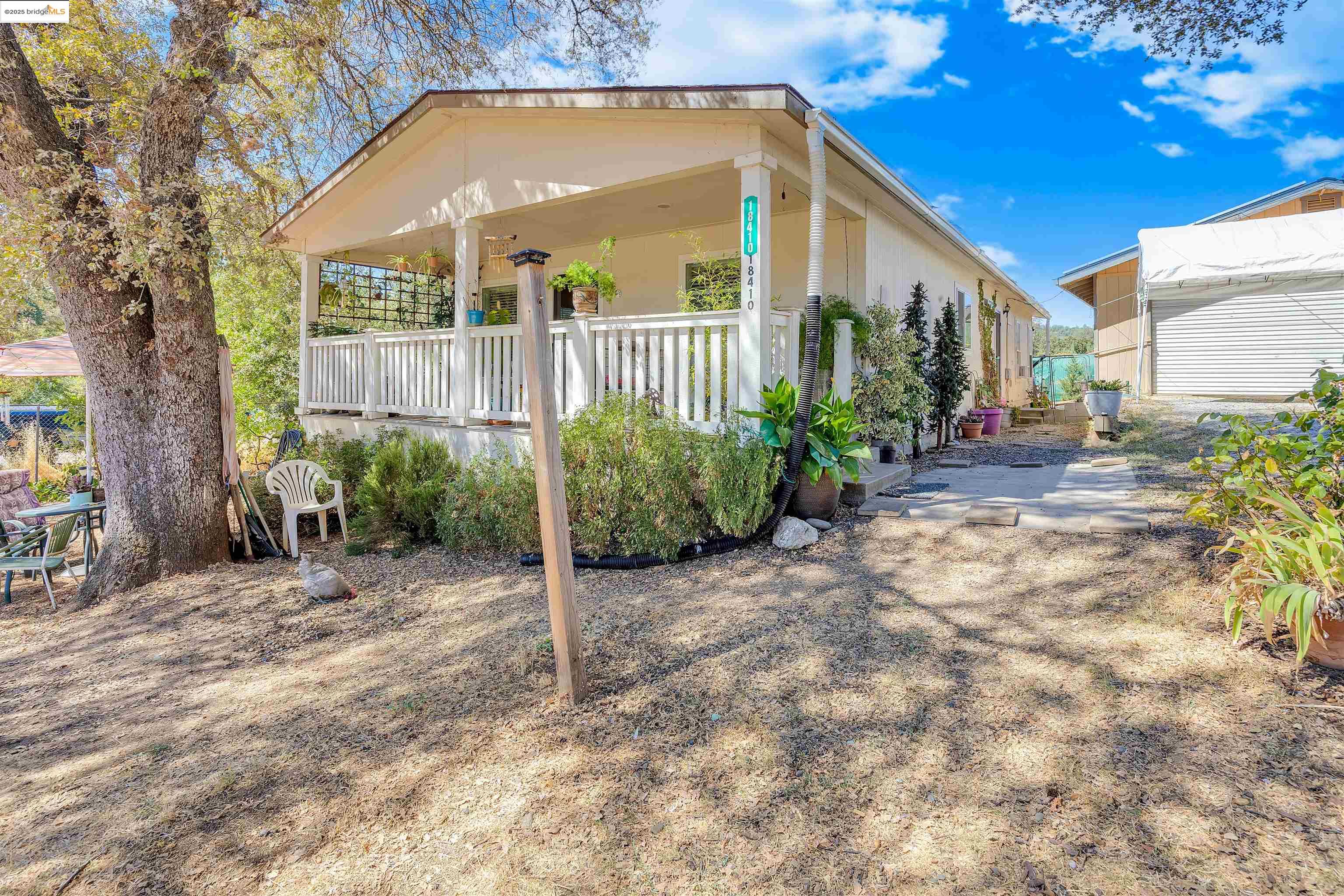 Detail Gallery Image 2 of 59 For 18410 Oak St, Tuolumne,  CA 95379-9608 - 3 Beds | 2 Baths