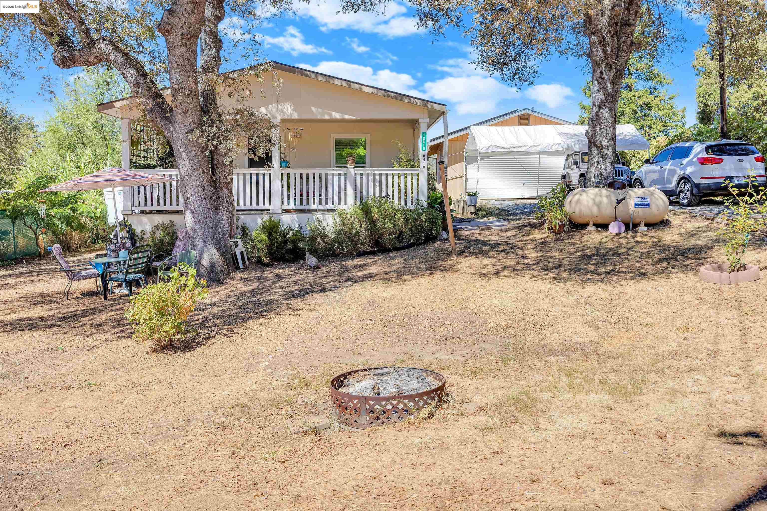 Detail Gallery Image 4 of 59 For 18410 Oak St, Tuolumne,  CA 95379-9608 - 3 Beds | 2 Baths