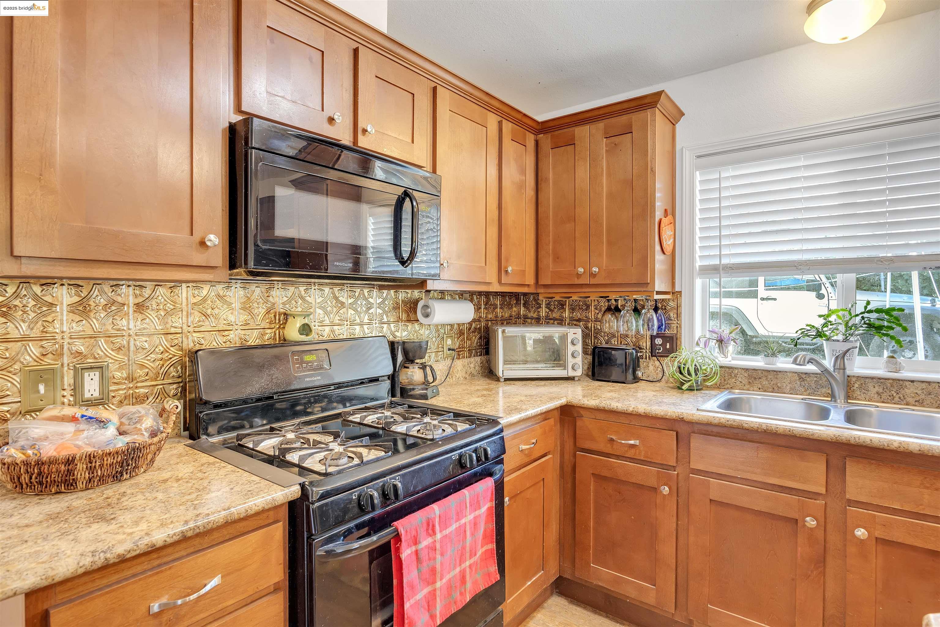 Detail Gallery Image 35 of 59 For 18410 Oak St, Tuolumne,  CA 95379-9608 - 3 Beds | 2 Baths