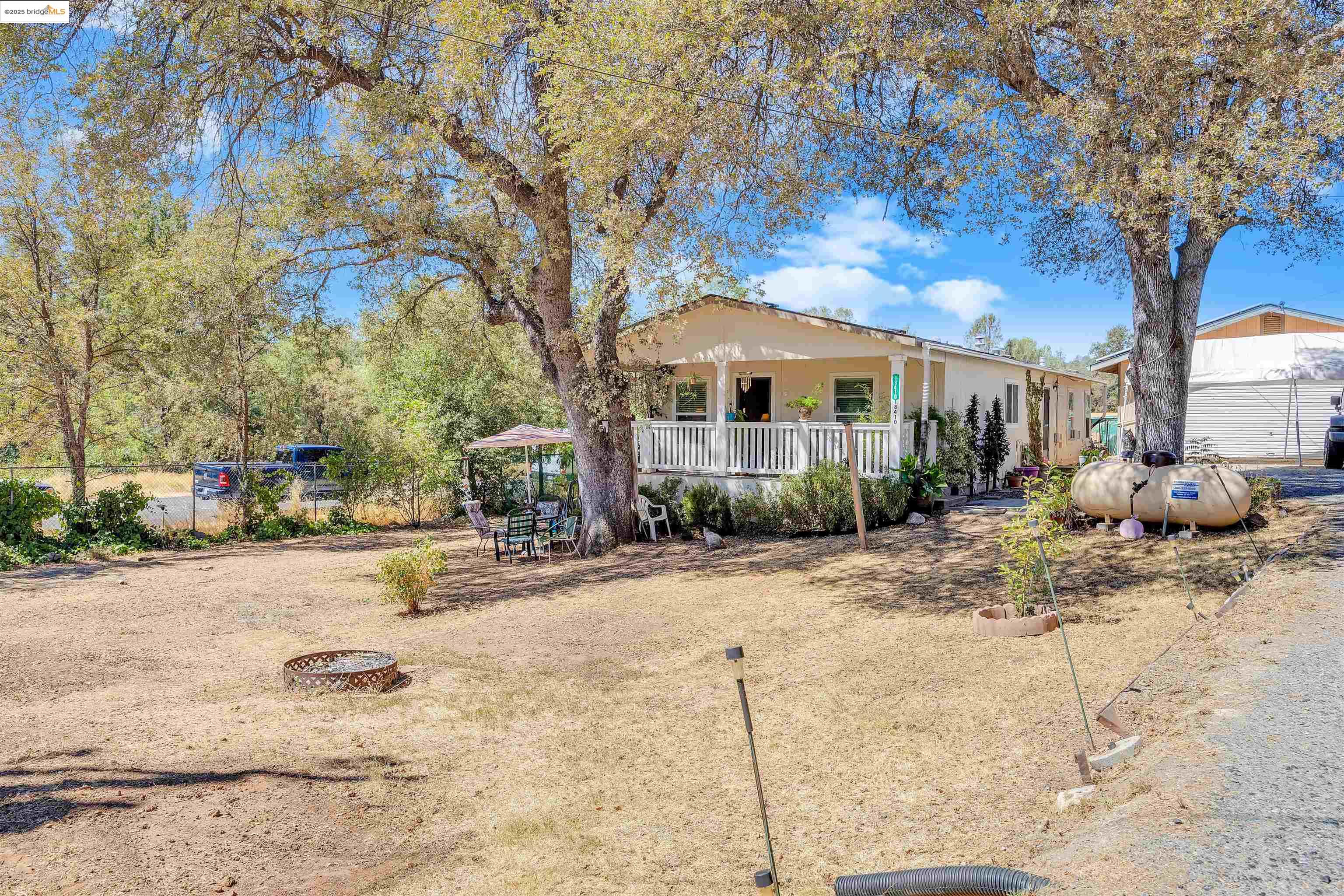 Detail Gallery Image 5 of 59 For 18410 Oak St, Tuolumne,  CA 95379-9608 - 3 Beds | 2 Baths