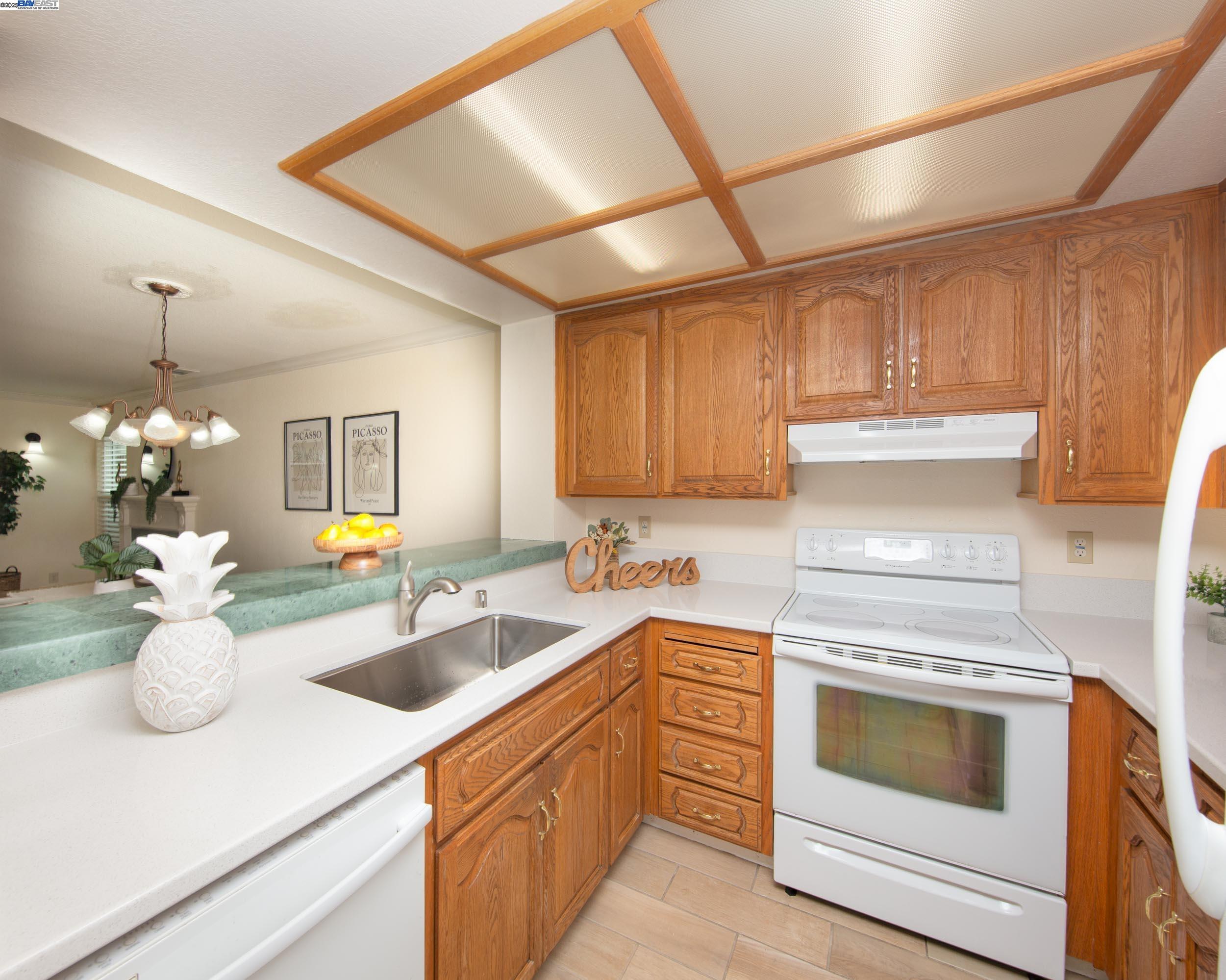 Photo #8: 41105601 Listing: Photo #8