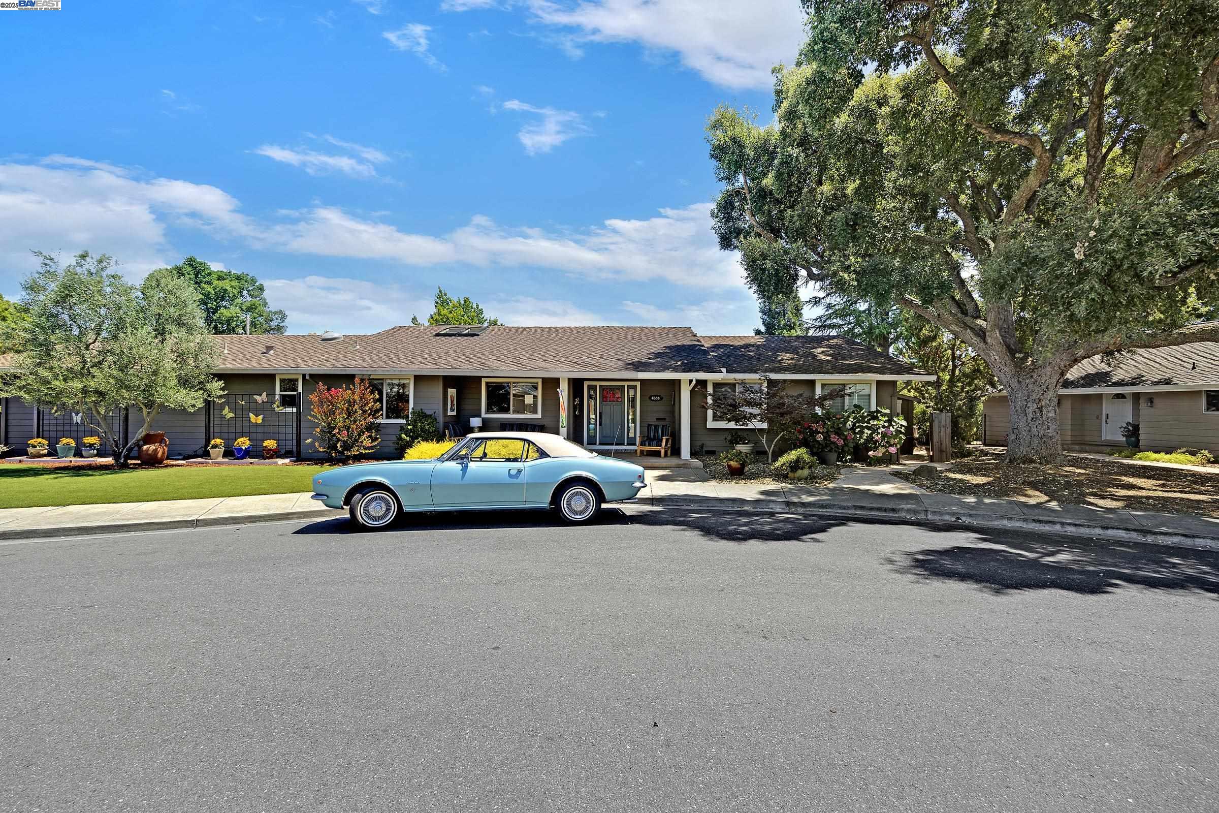 Detail Gallery Image 2 of 60 For 6536 Hanover Ct, Pleasanton,  CA 94566 - 4 Beds | 3 Baths