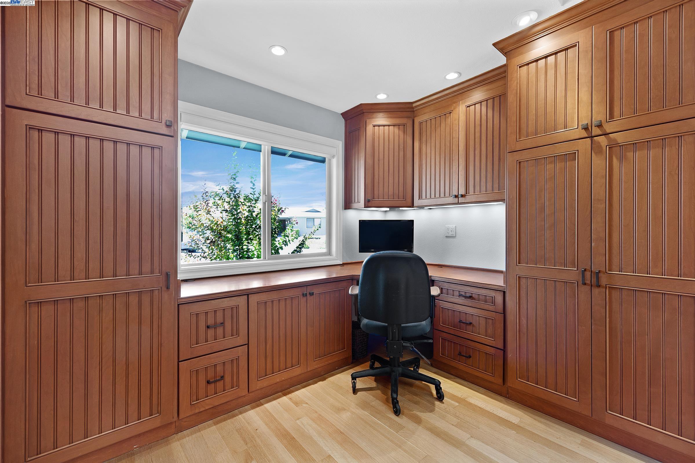 Detail Gallery Image 10 of 60 For 6536 Hanover Ct, Pleasanton,  CA 94566 - 4 Beds | 3 Baths