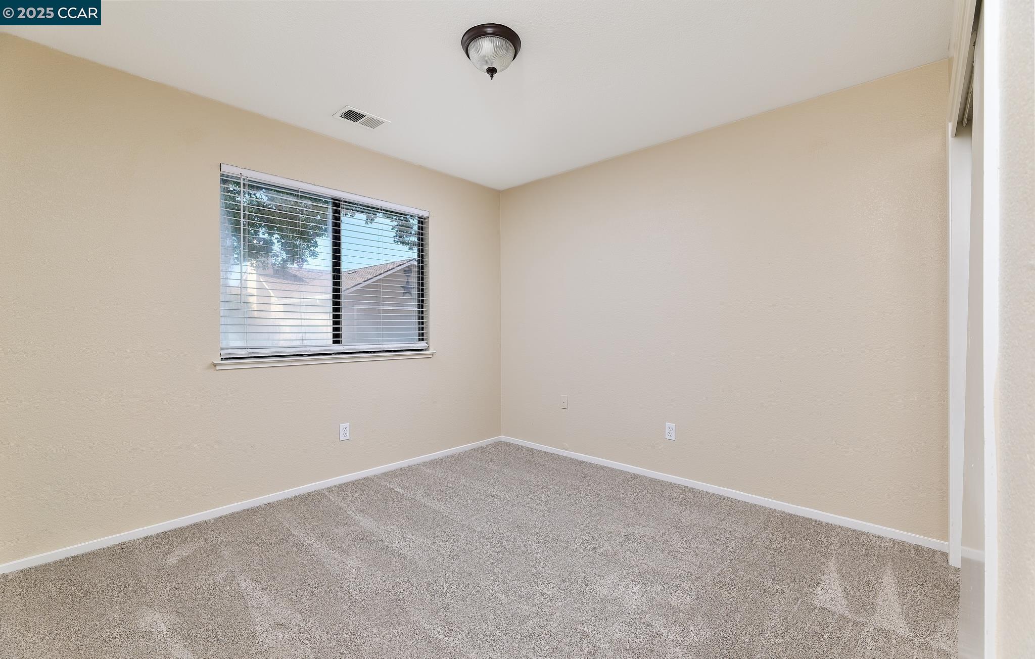 Detail Gallery Image 14 of 21 For 715 E Century Pl, Lodi,  CA 95240 - 3 Beds | 2 Baths