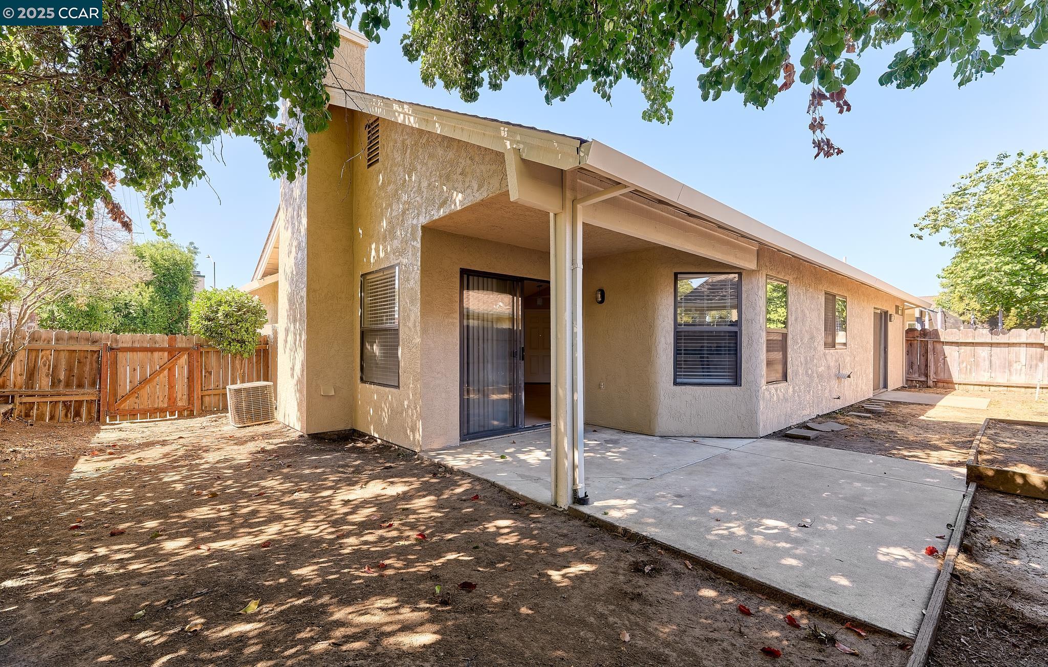 Detail Gallery Image 20 of 21 For 715 E Century Pl, Lodi,  CA 95240 - 3 Beds | 2 Baths