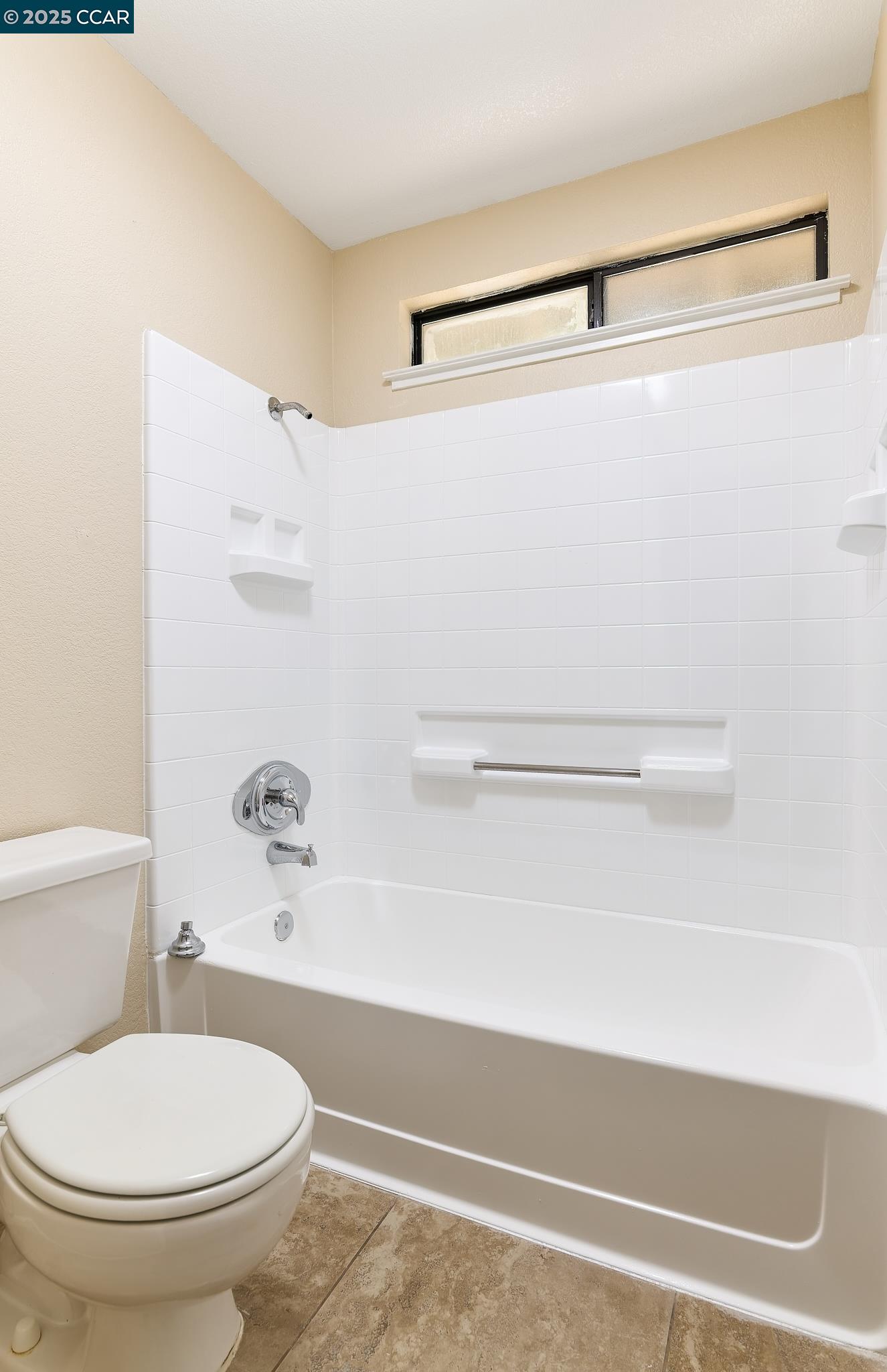 Detail Gallery Image 10 of 21 For 715 E Century Pl, Lodi,  CA 95240 - 3 Beds | 2 Baths
