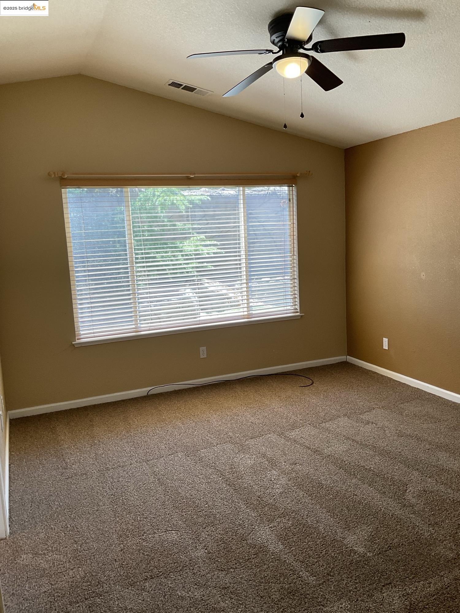 Detail Gallery Image 8 of 12 For 5196 Tehachapi Court, Antioch,  CA 94531-8823 - 3 Beds | 2 Baths