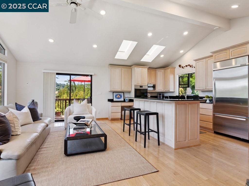 1138 Orchard Rd, Lafayette, California 94549, 3 Bedrooms Bedrooms, 7 Rooms Rooms,3 BathroomsBathrooms,Residential,For Sale,1138 Orchard Rd,41105611