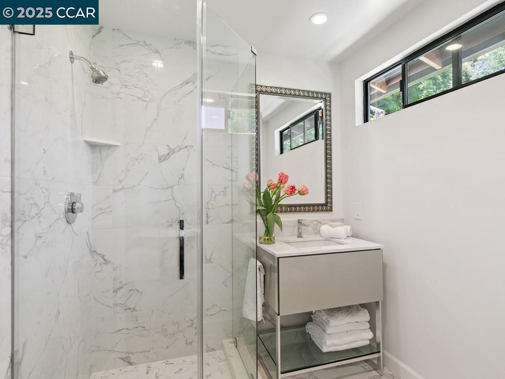 1138 Orchard Rd, Lafayette, California 94549, 3 Bedrooms Bedrooms, 7 Rooms Rooms,3 BathroomsBathrooms,Residential,For Sale,1138 Orchard Rd,41105611
