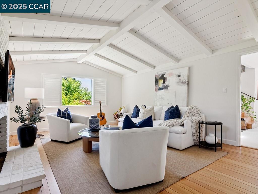 1138 Orchard Rd, Lafayette, California 94549, 3 Bedrooms Bedrooms, 7 Rooms Rooms,3 BathroomsBathrooms,Residential,For Sale,1138 Orchard Rd,41105611