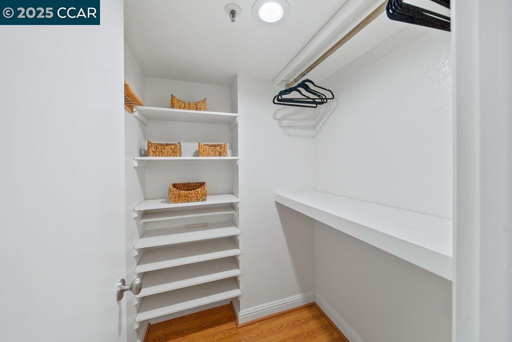 Detail Gallery Image 11 of 28 For 2530 Oak Rd #303,  Walnut Creek,  CA 94597 - 2 Beds | 2 Baths