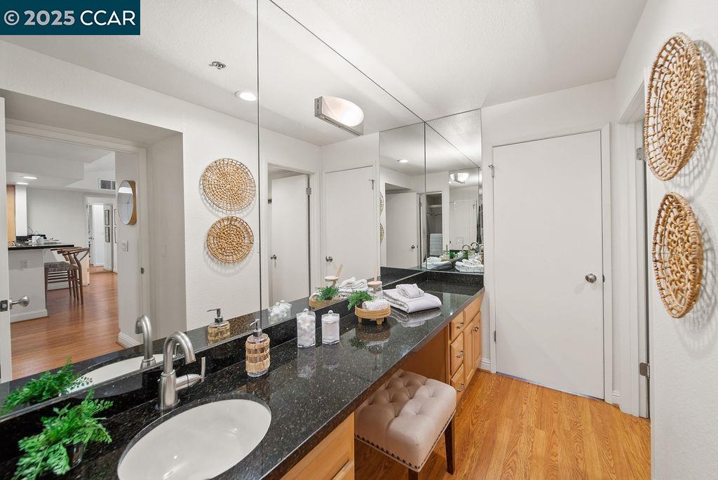 Detail Gallery Image 12 of 28 For 2530 Oak Rd #303,  Walnut Creek,  CA 94597 - 2 Beds | 2 Baths
