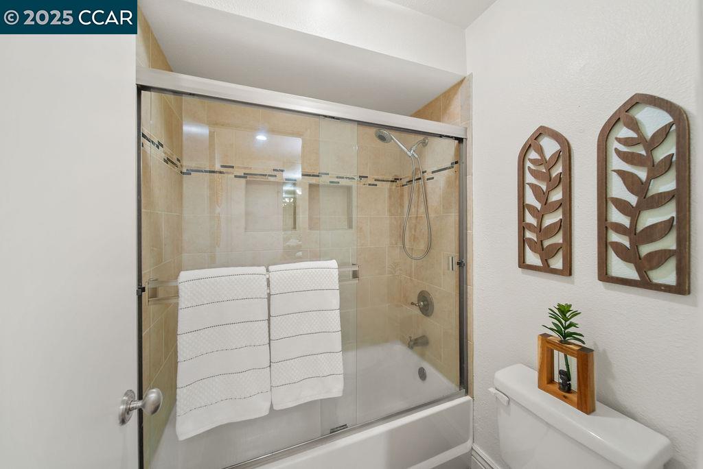 Detail Gallery Image 13 of 28 For 2530 Oak Rd #303,  Walnut Creek,  CA 94597 - 2 Beds | 2 Baths