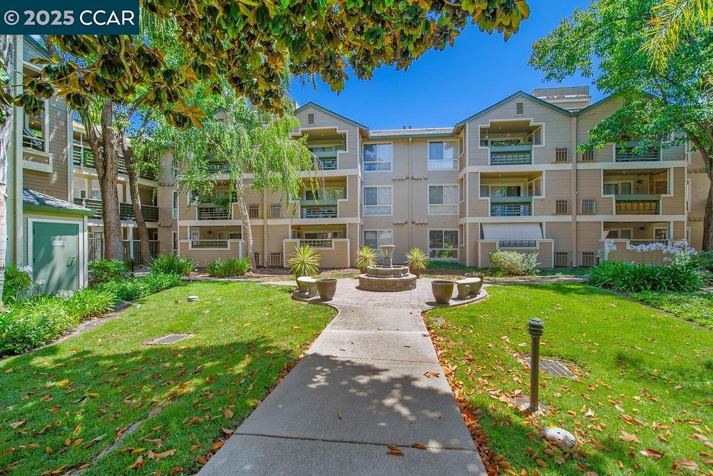 Detail Gallery Image 24 of 28 For 2530 Oak Rd #303,  Walnut Creek,  CA 94597 - 2 Beds | 2 Baths