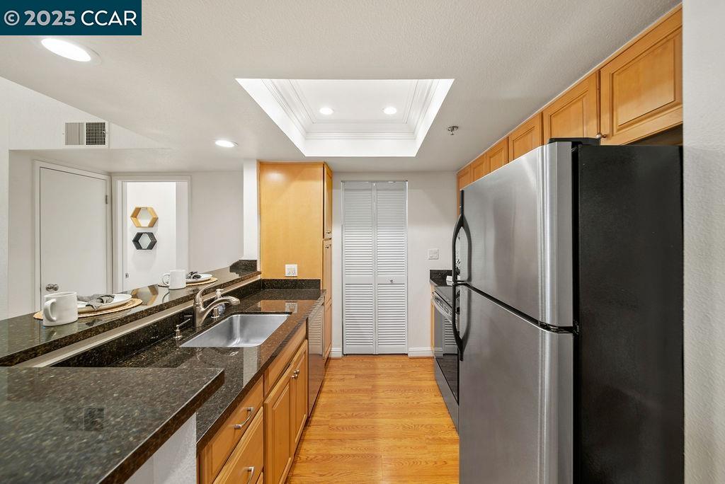 Detail Gallery Image 4 of 28 For 2530 Oak Rd #303,  Walnut Creek,  CA 94597 - 2 Beds | 2 Baths