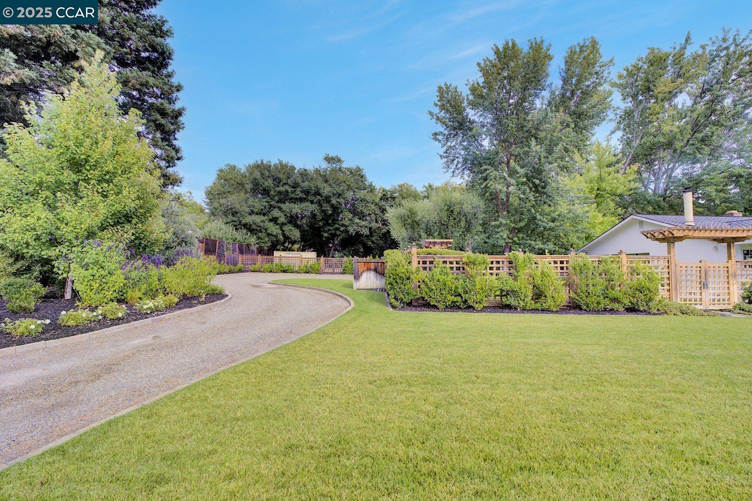 Detail Gallery Image 4 of 14 For 11 San Andreas Dr, Danville,  CA 94506 - – Beds | – Baths