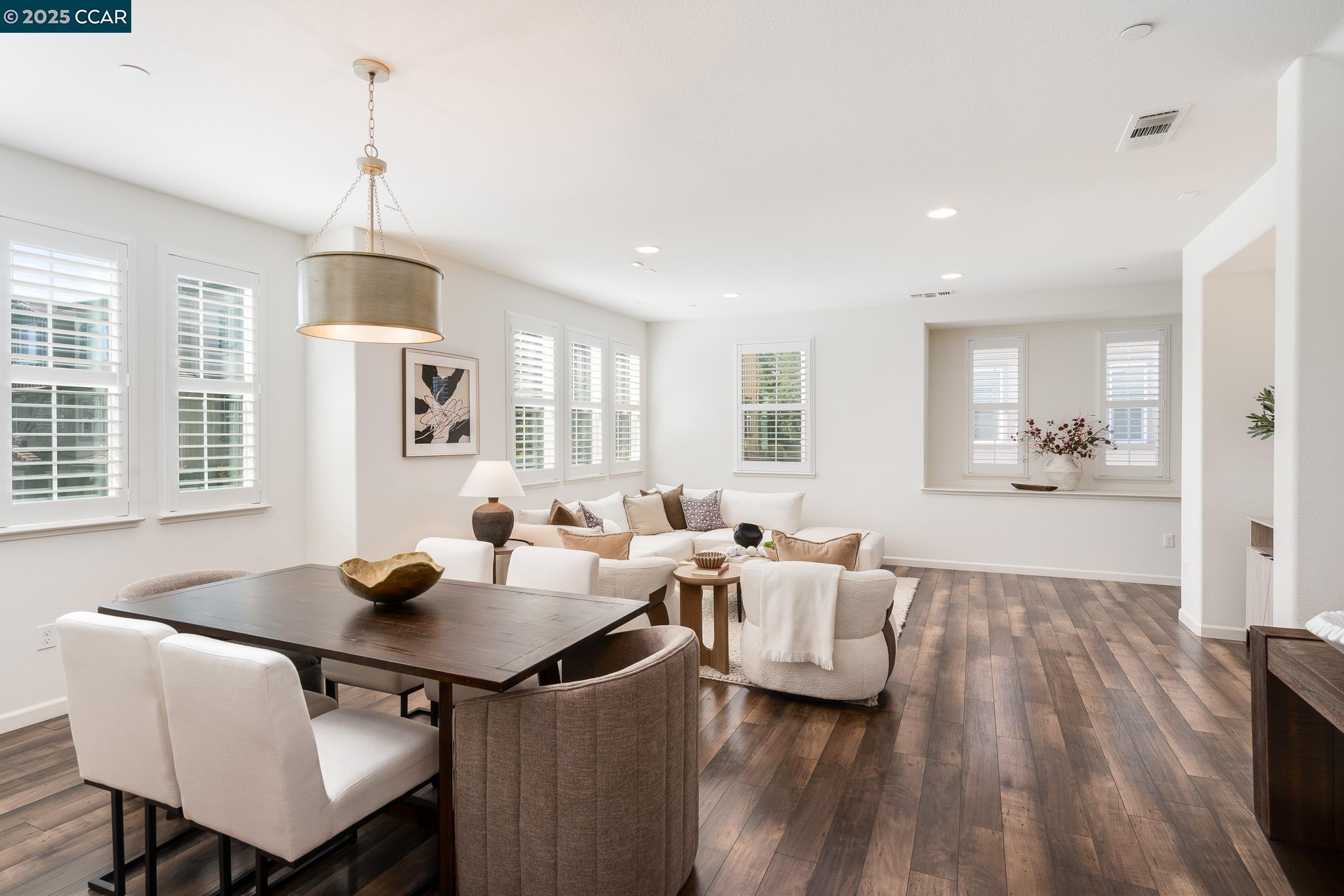 Photo #5: 41105618 Listing 