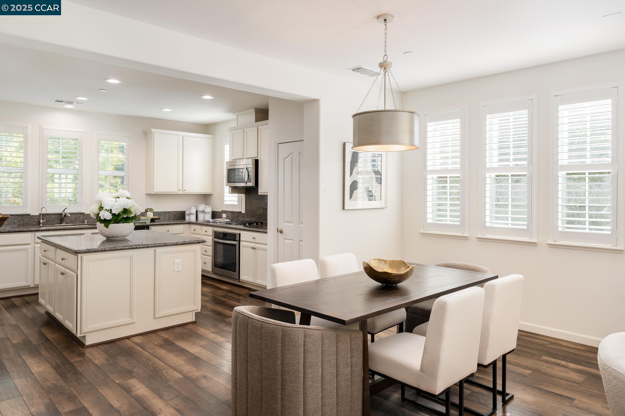 Photo #6: 41105618 Listing 