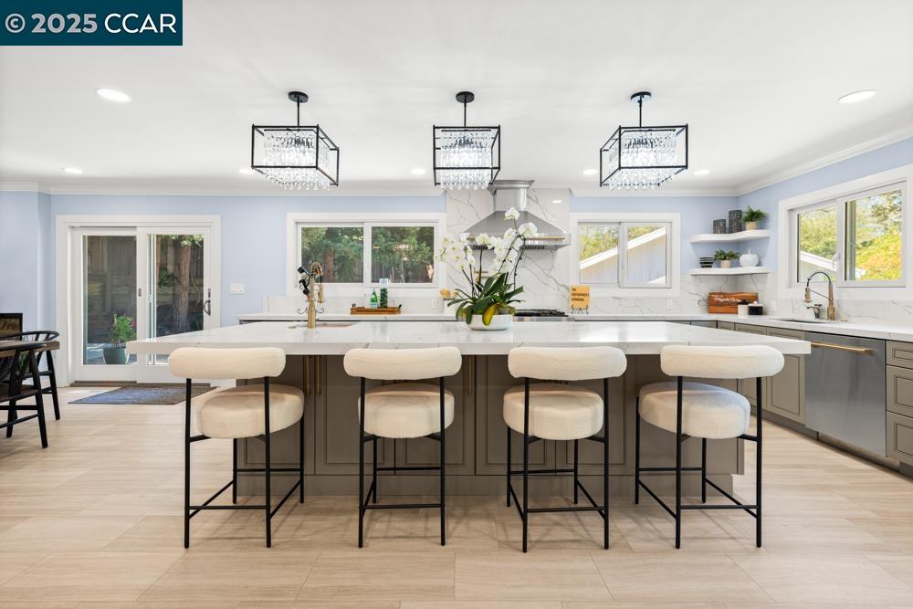 Detail Gallery Image 1 of 1 For 40 Loma Vista, Walnut Creek,  CA 94597 - 5 Beds | 3 Baths