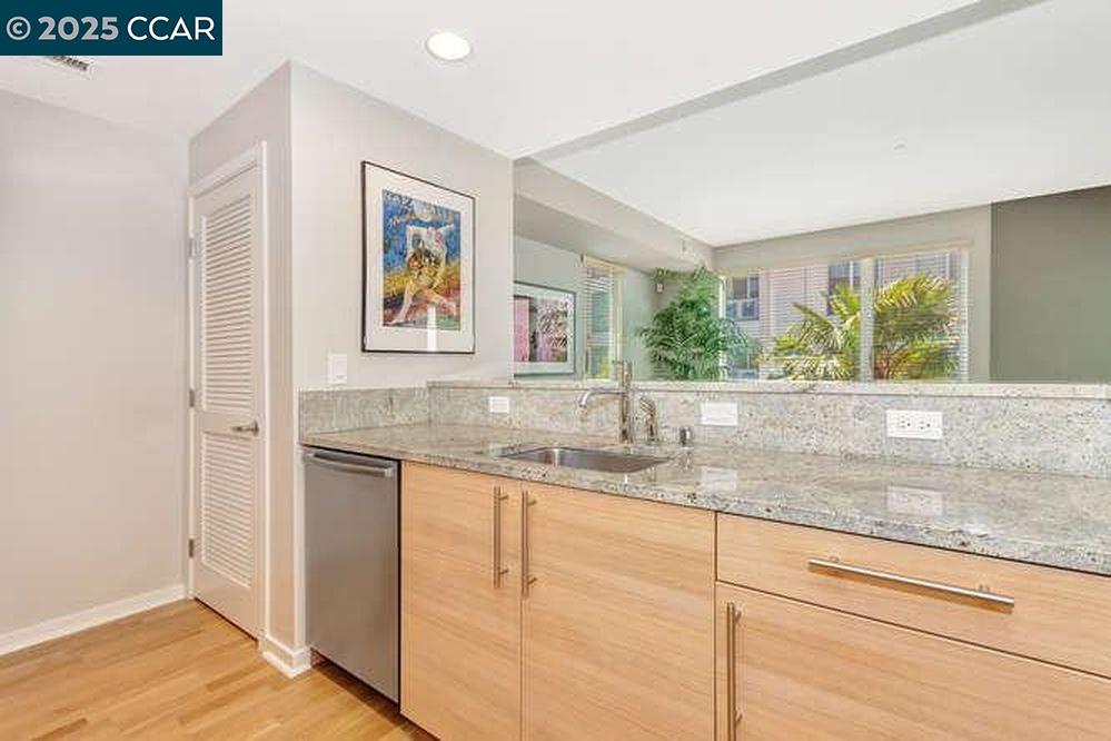 Detail Gallery Image 2 of 11 For 1655 N California Blvd #259,  Walnut Creek,  CA 94596 - 1 Beds | 1/1 Baths