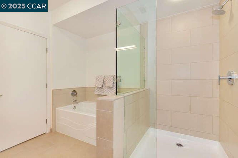 Detail Gallery Image 8 of 11 For 1655 N California Blvd #259,  Walnut Creek,  CA 94596 - 1 Beds | 1/1 Baths
