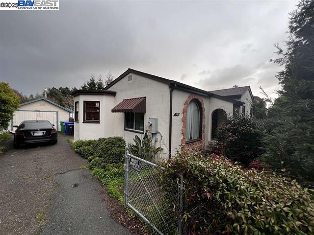 Detail Gallery Image 2 of 3 For 181 E Lewelling Blvd, San Lorenzo,  CA 94580 - 2 Beds | 1 Baths