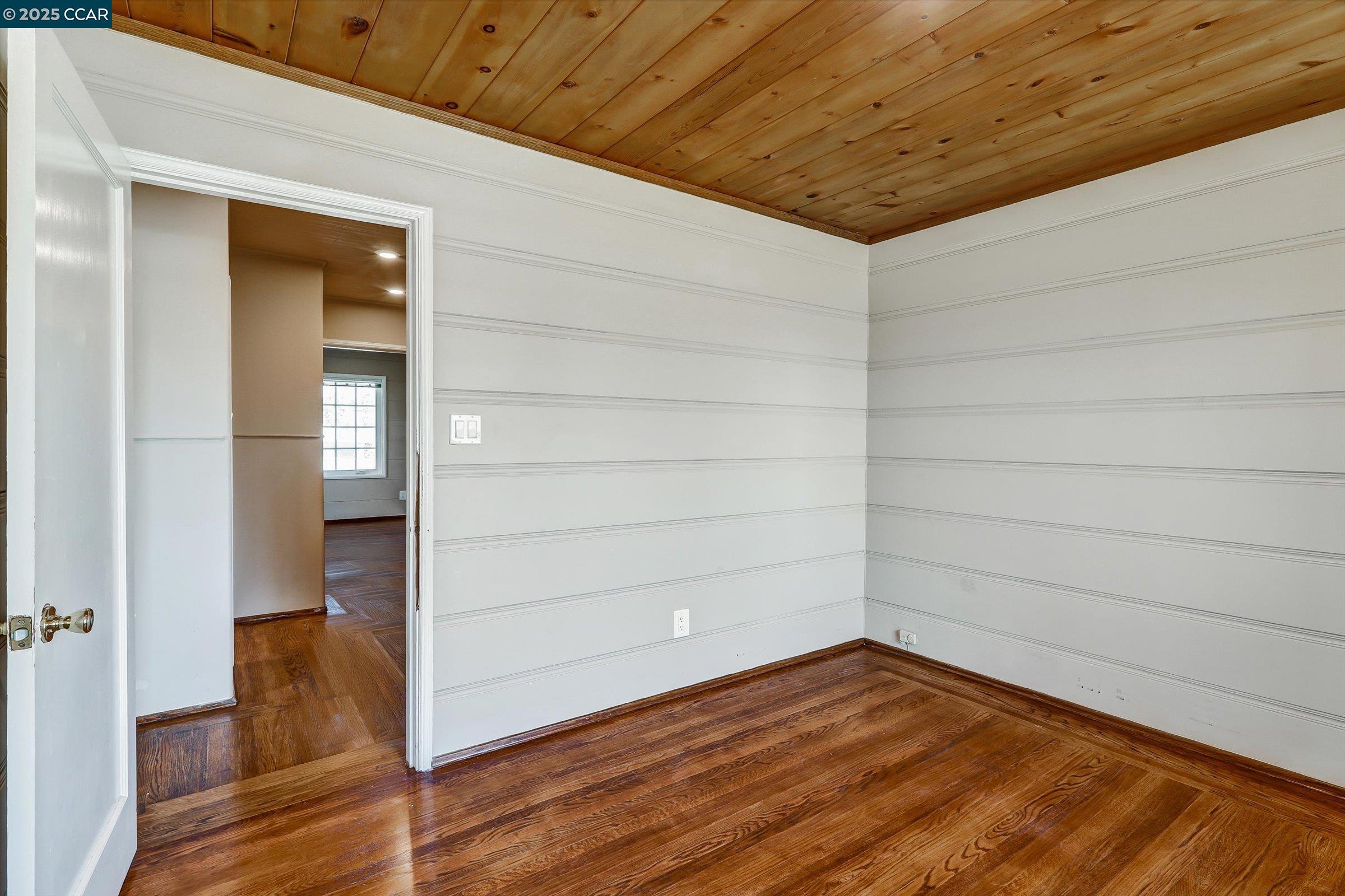Detail Gallery Image 11 of 27 For 611 Amador St, Richmond,  CA 94805 - 5 Beds | 2 Baths