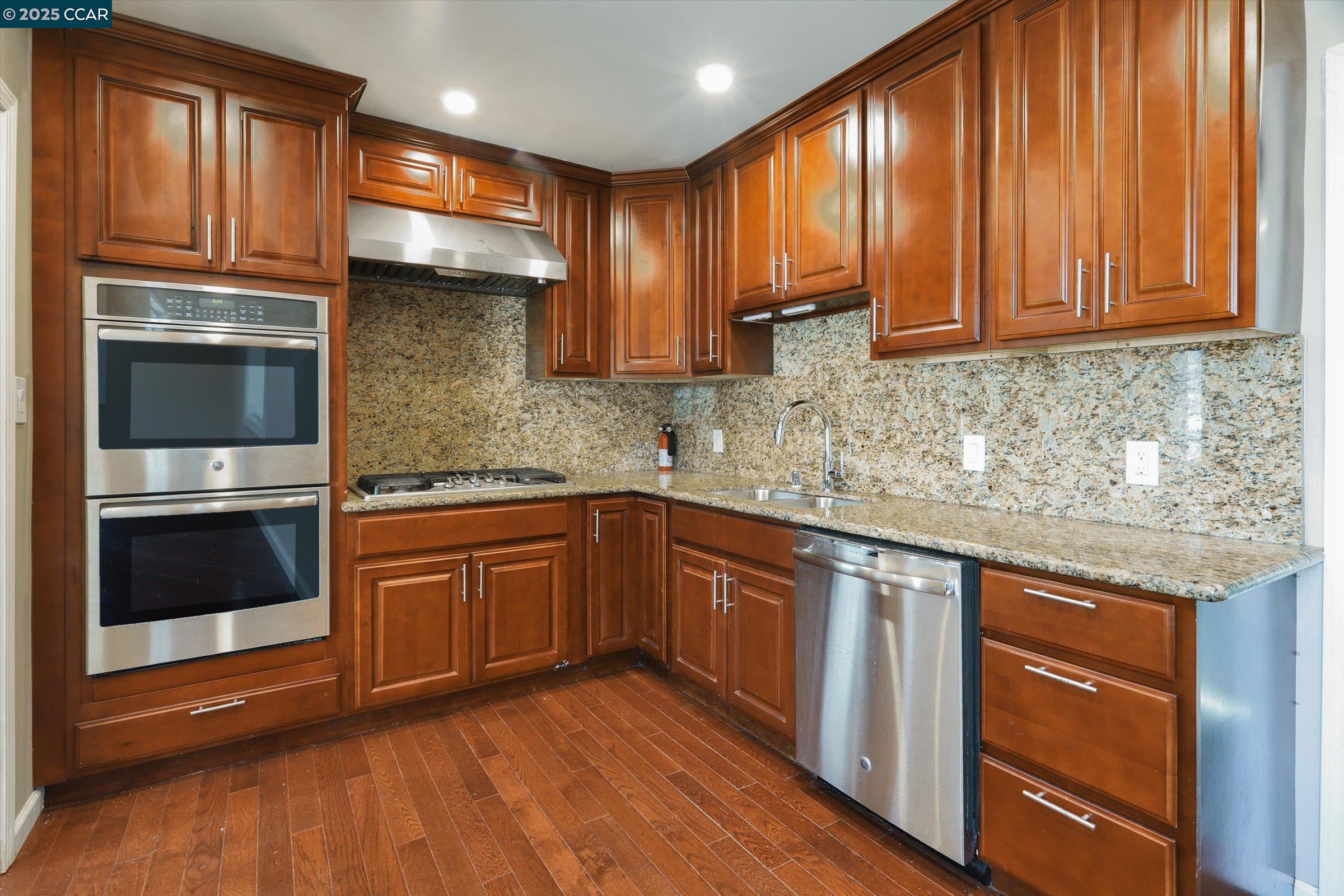 Detail Gallery Image 9 of 27 For 611 Amador St, Richmond,  CA 94805 - 5 Beds | 2 Baths
