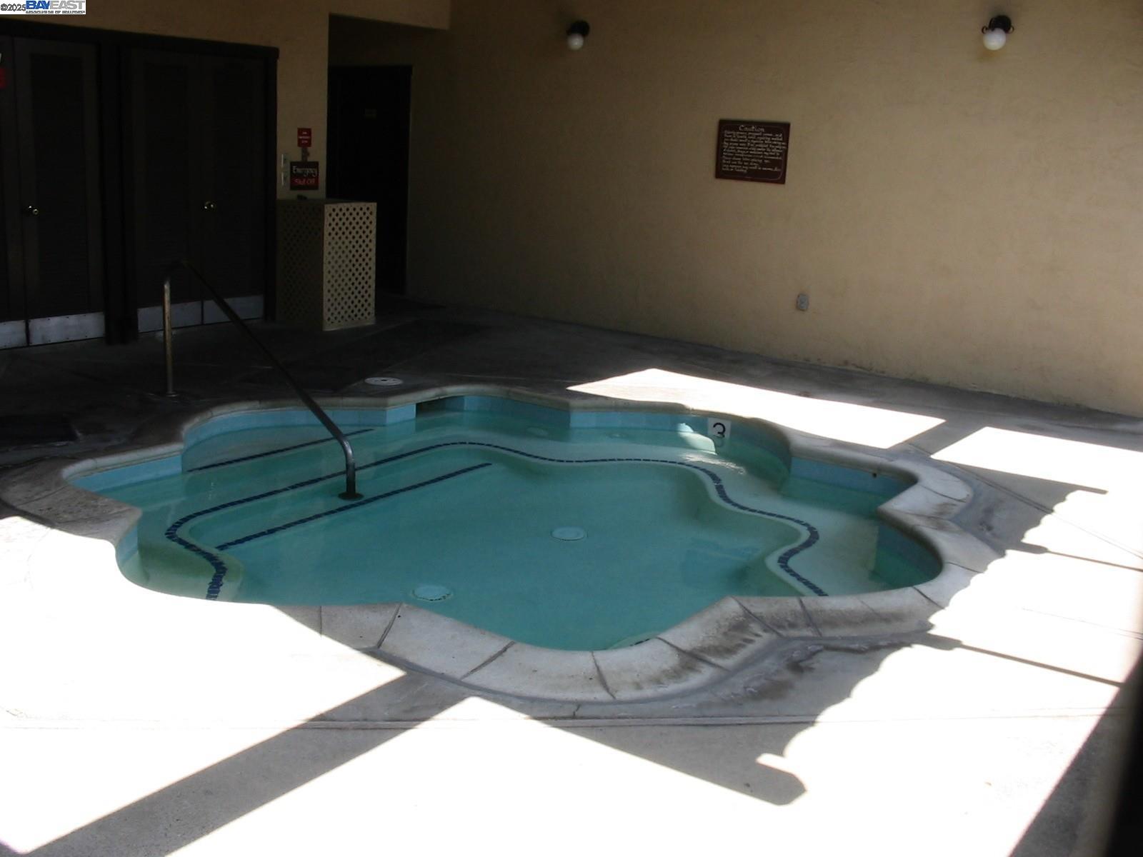 Detail Gallery Image 39 of 39 For 117 Santa Teresa, San Leandro,  CA 94579 - 2 Beds | 2 Baths