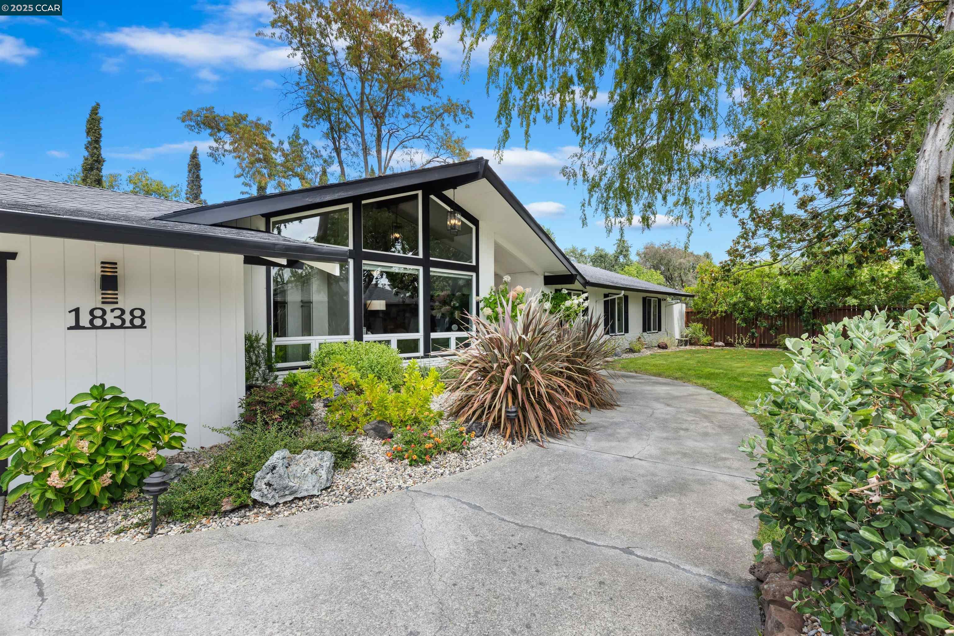 Detail Gallery Image 2 of 60 For 1838 Sunnyvale Ave, Walnut Creek,  CA 94597 - 4 Beds | 2 Baths