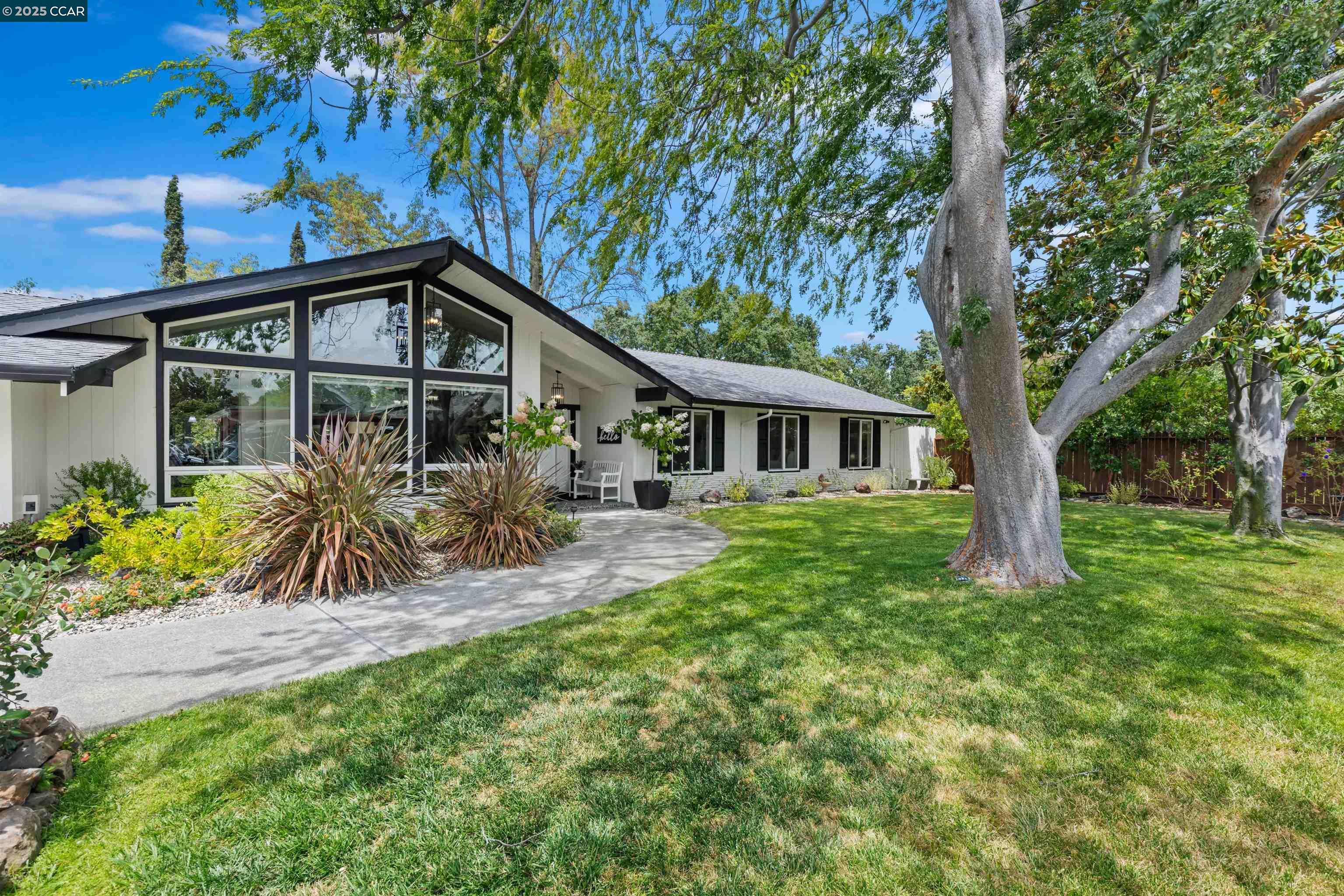 Detail Gallery Image 14 of 60 For 1838 Sunnyvale Ave, Walnut Creek,  CA 94597 - 4 Beds | 2 Baths