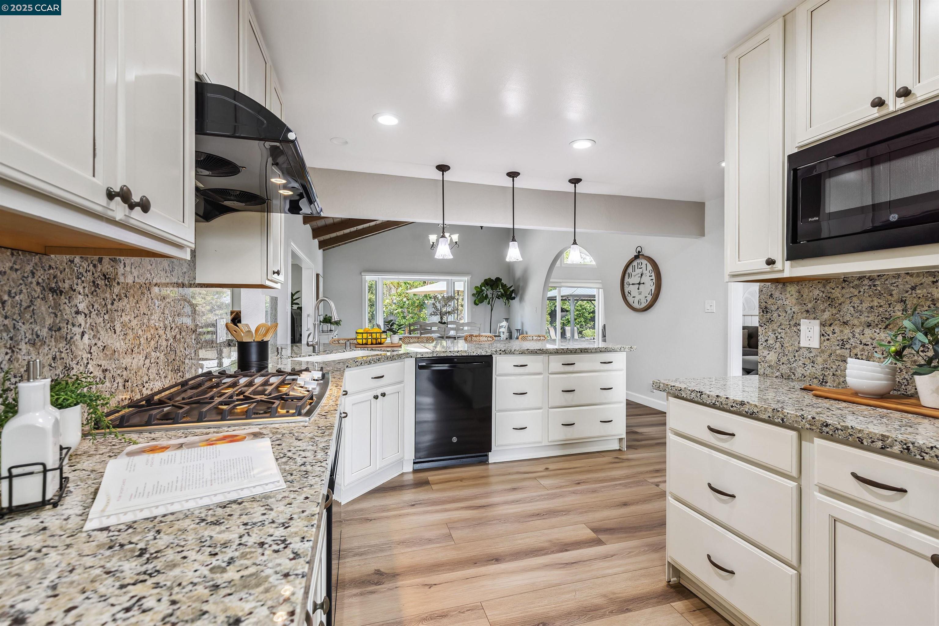 Detail Gallery Image 31 of 60 For 1838 Sunnyvale Ave, Walnut Creek,  CA 94597 - 4 Beds | 2 Baths