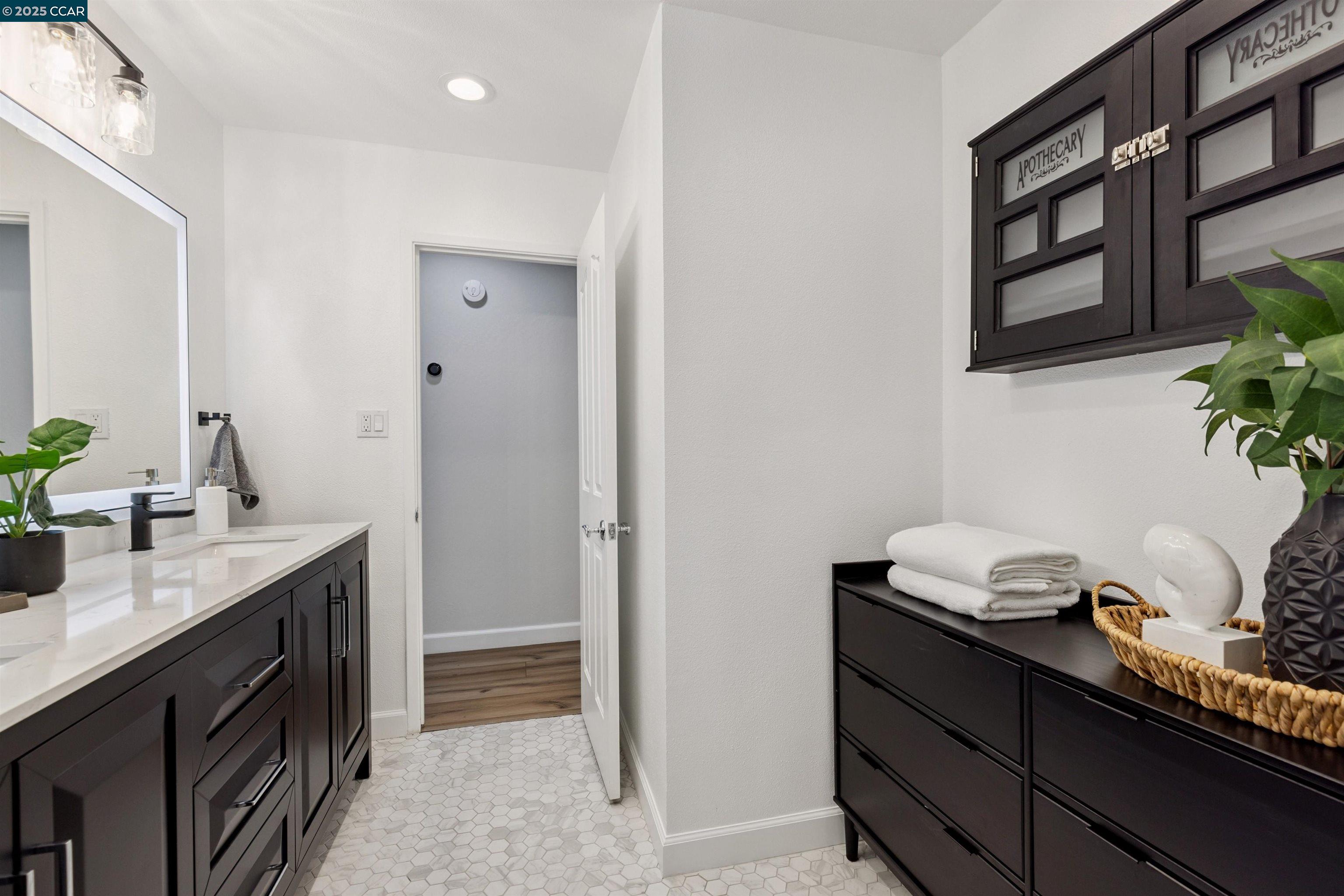 Detail Gallery Image 40 of 60 For 1838 Sunnyvale Ave, Walnut Creek,  CA 94597 - 4 Beds | 2 Baths
